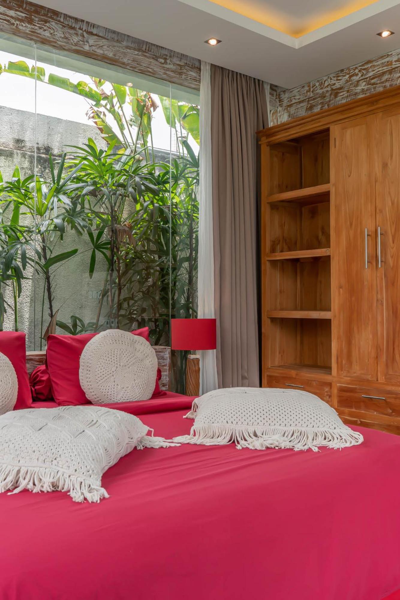 Villa Cempaka Ungu - Tranquil & Chic Pool 4-Bedroom Villa In The Heart Of Seminyak
