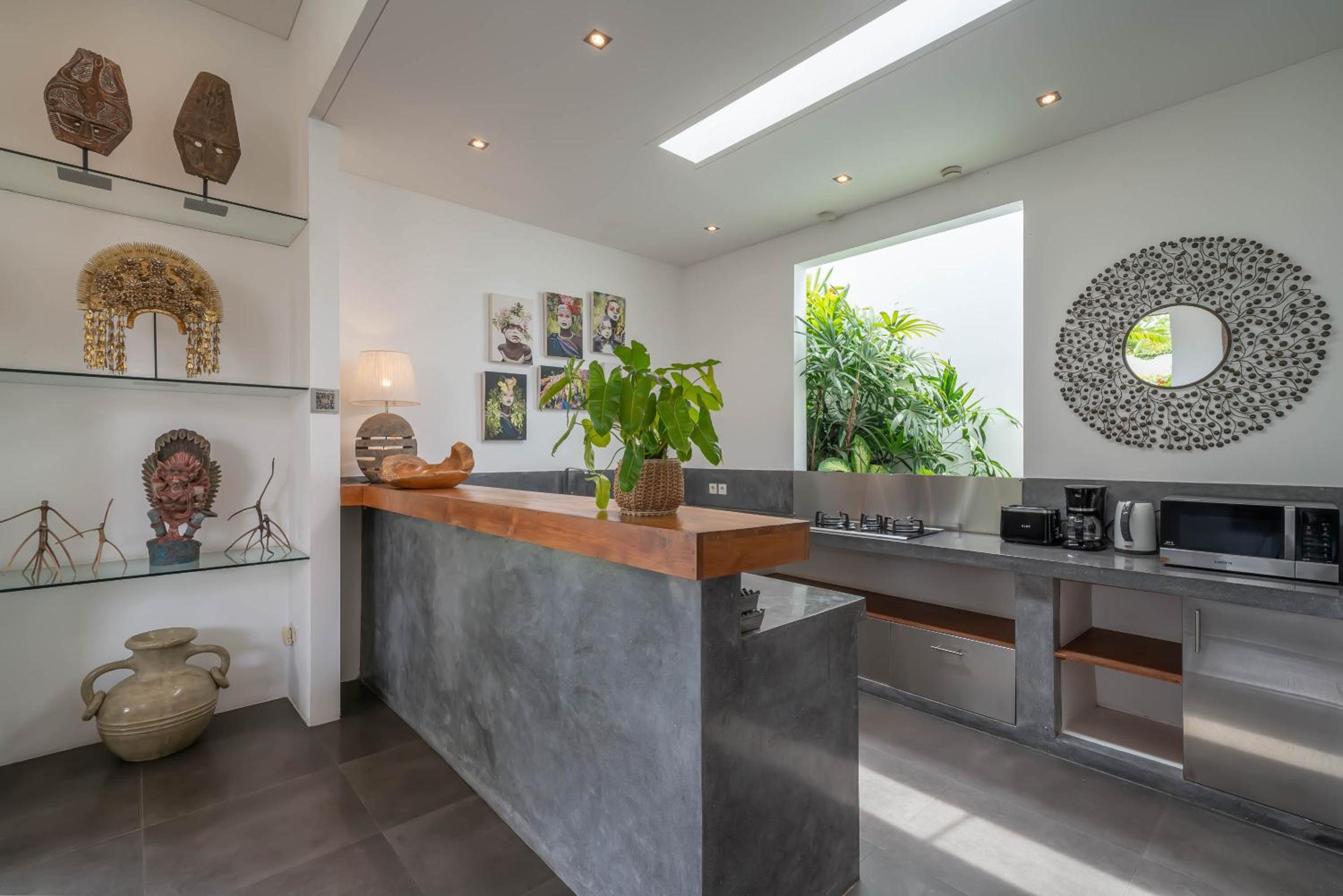 Villa Cempaka Ungu - Tranquil & Chic Pool 4-Bedroom Villa In The Heart Of Seminyak