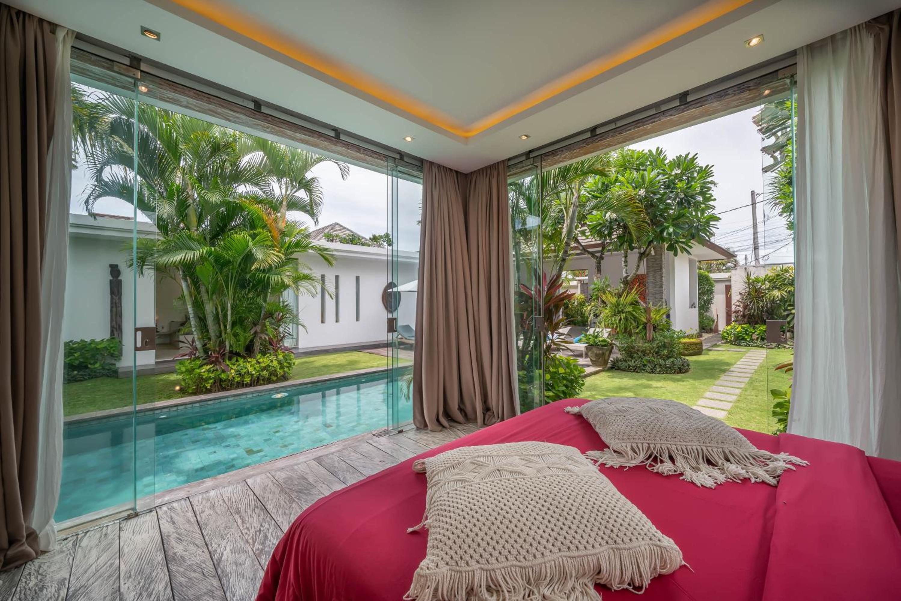 Villa Cempaka Ungu - Tranquil & Chic Pool 4-Bedroom Villa In The Heart Of Seminyak