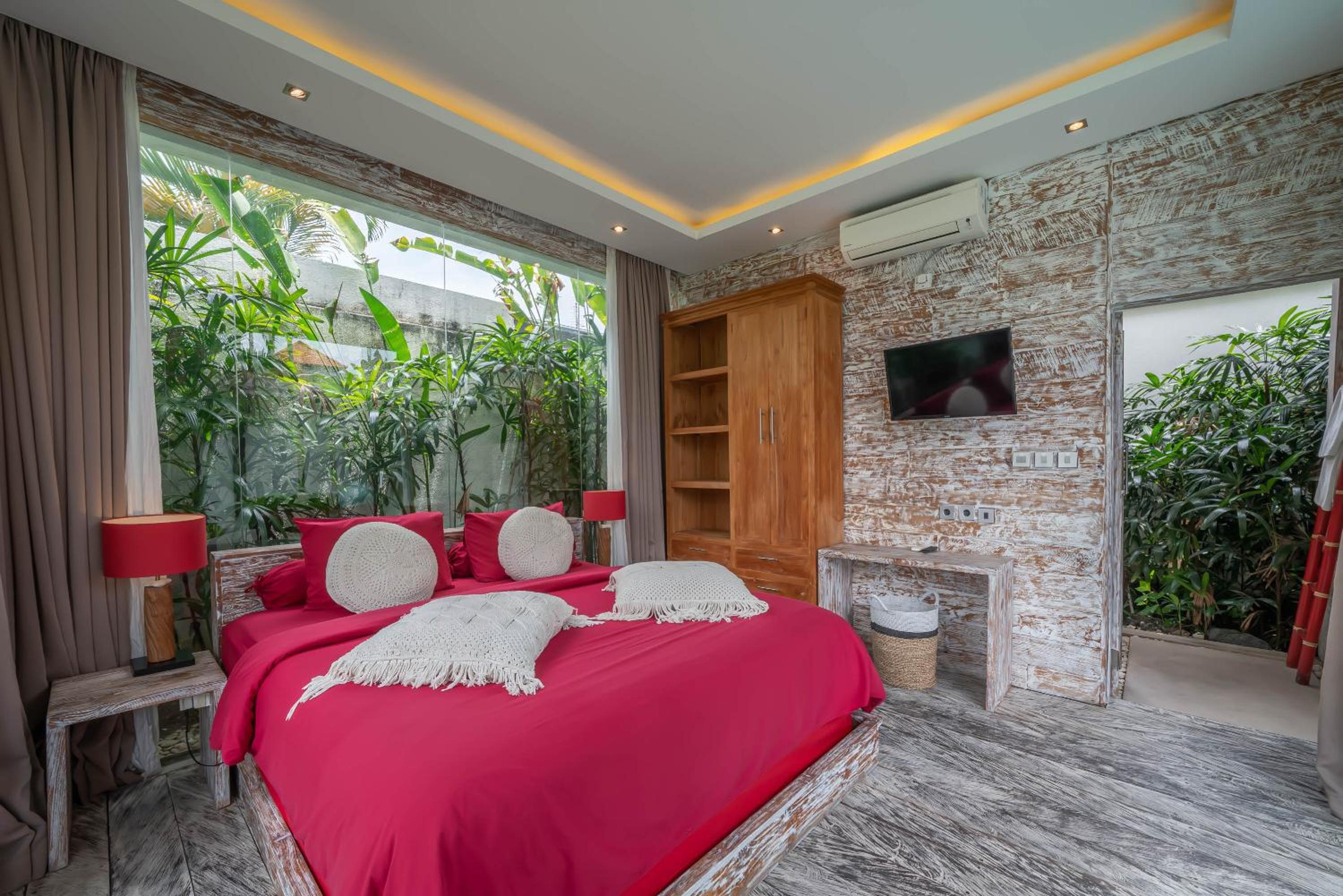 Villa Cempaka Ungu - Tranquil & Chic Pool 4-Bedroom Villa In The Heart Of Seminyak