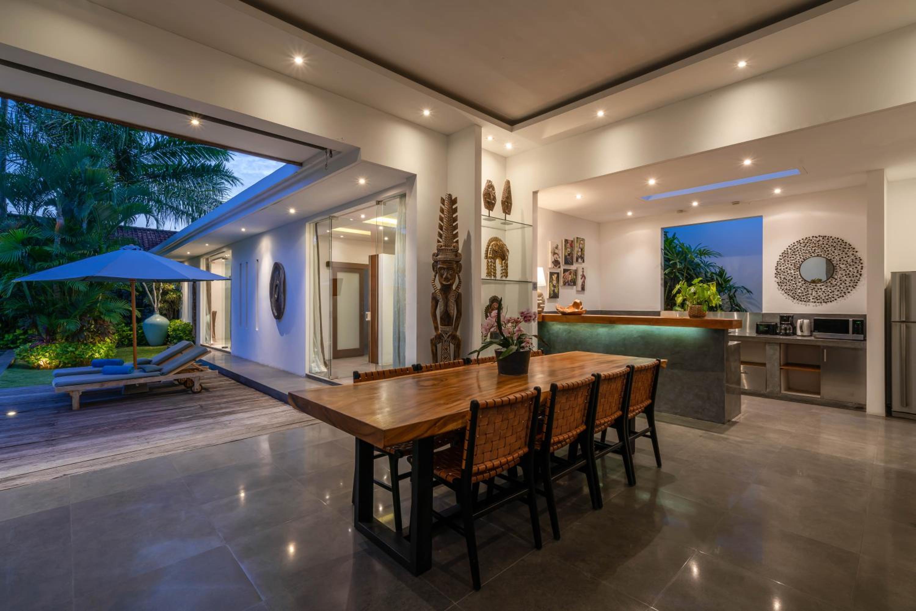 Villa Cempaka Ungu - Tranquil & Chic Pool 4-Bedroom Villa In The Heart Of Seminyak