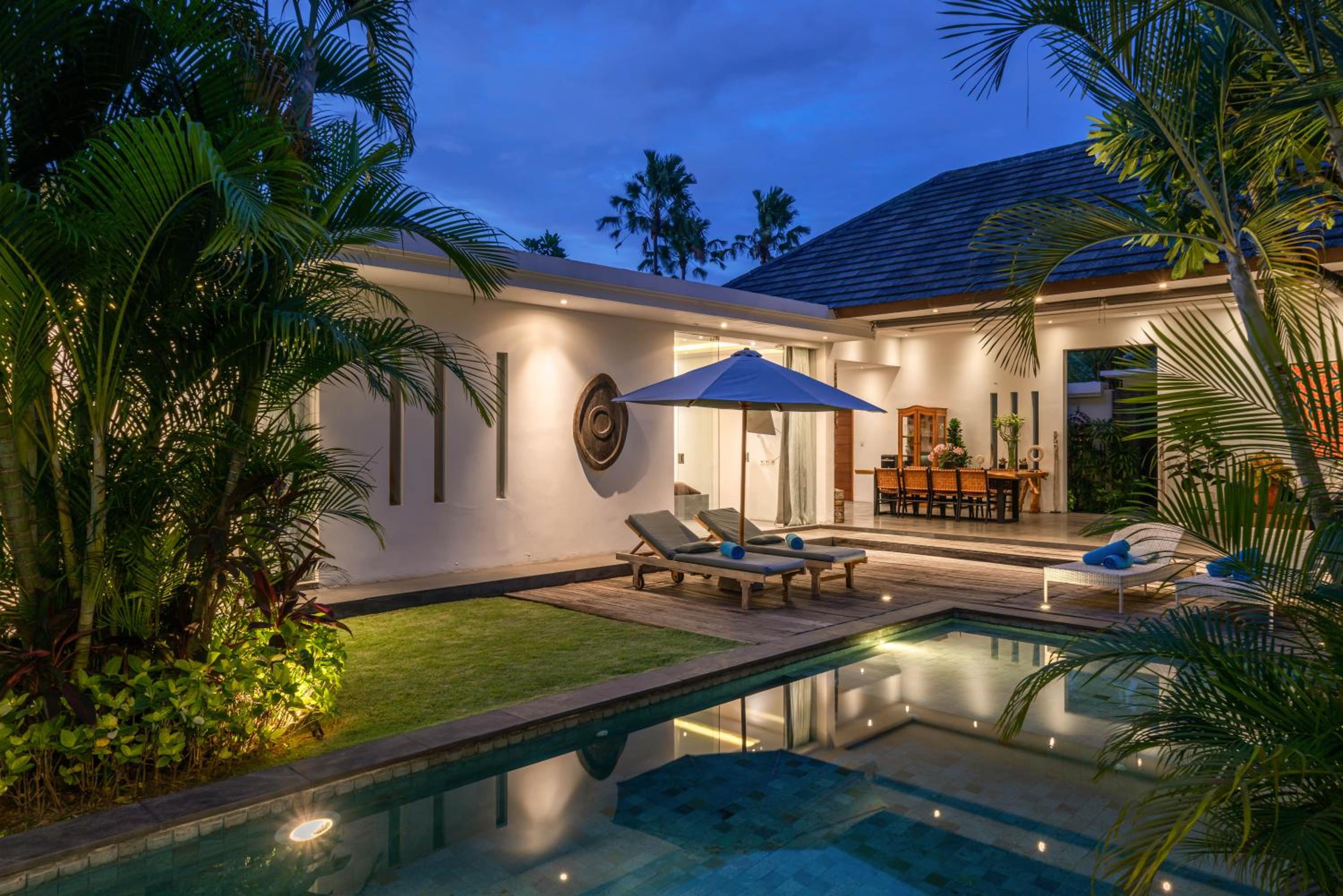 Villa Cempaka Ungu - Tranquil & Chic Pool 4-Bedroom Villa In The Heart Of Seminyak