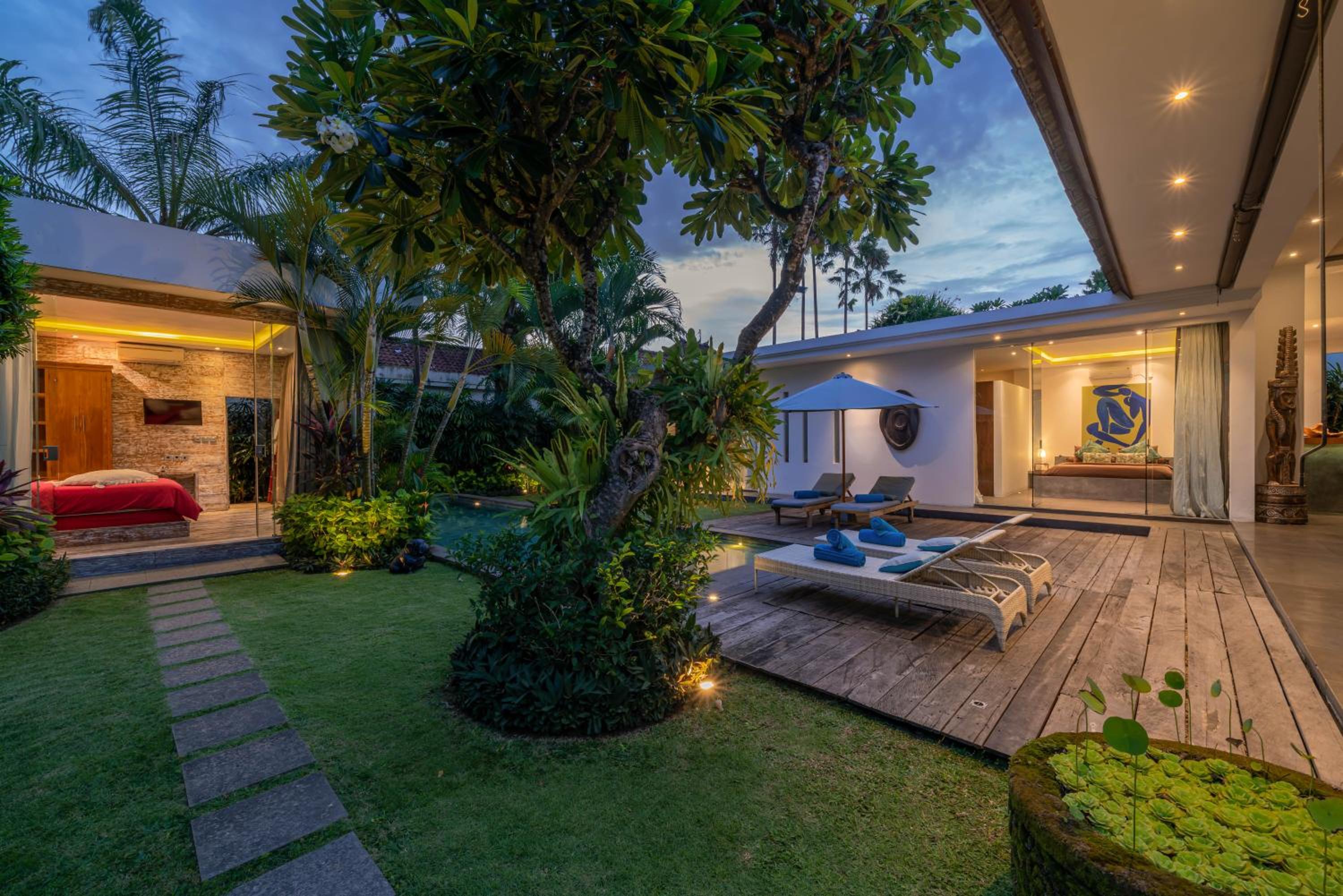 Villa Cempaka Ungu - Tranquil & Chic Pool 4-Bedroom Villa In The Heart Of Seminyak