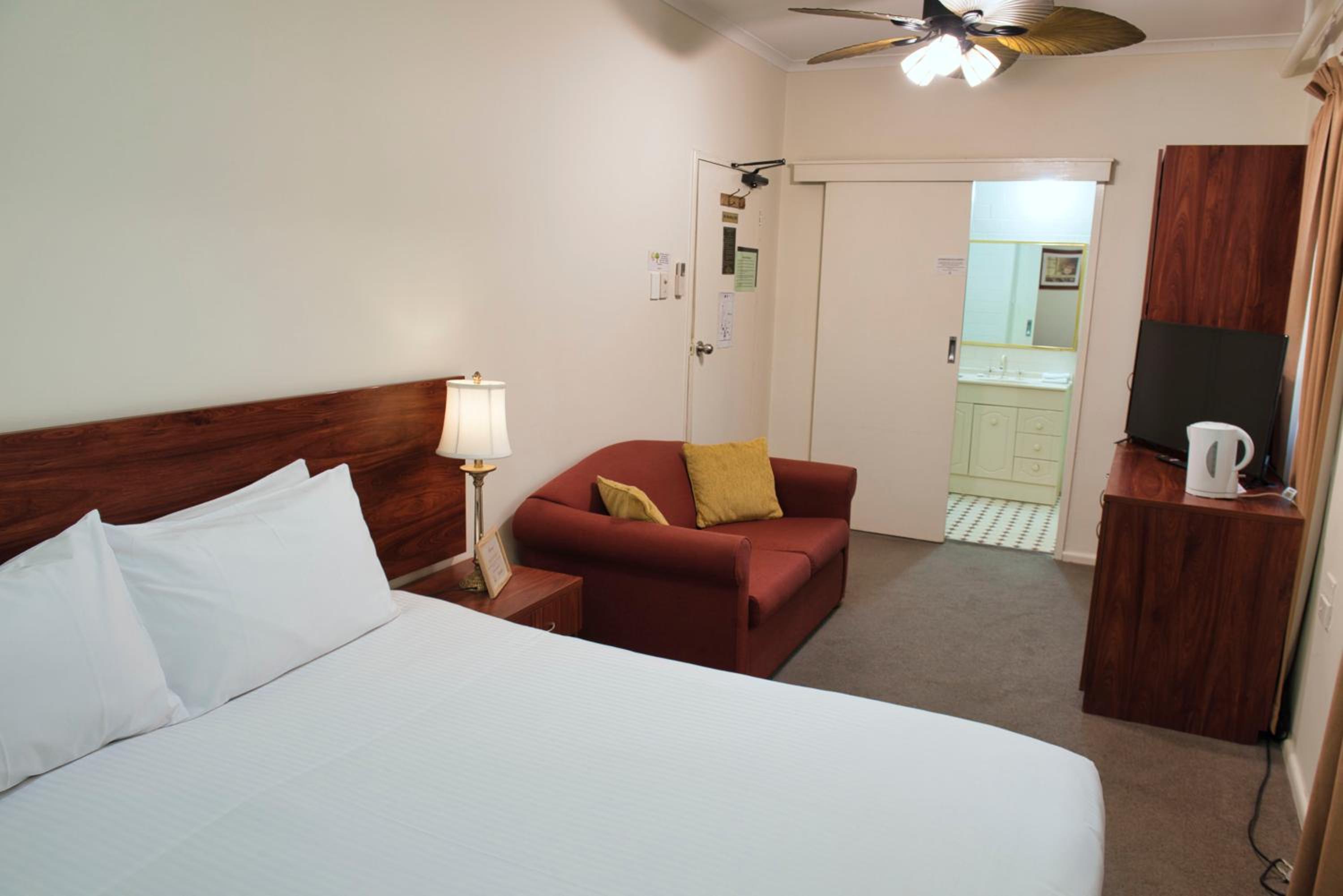 Katoomba Vacations - The Metropole Guest House Katoomba - Property Image 1