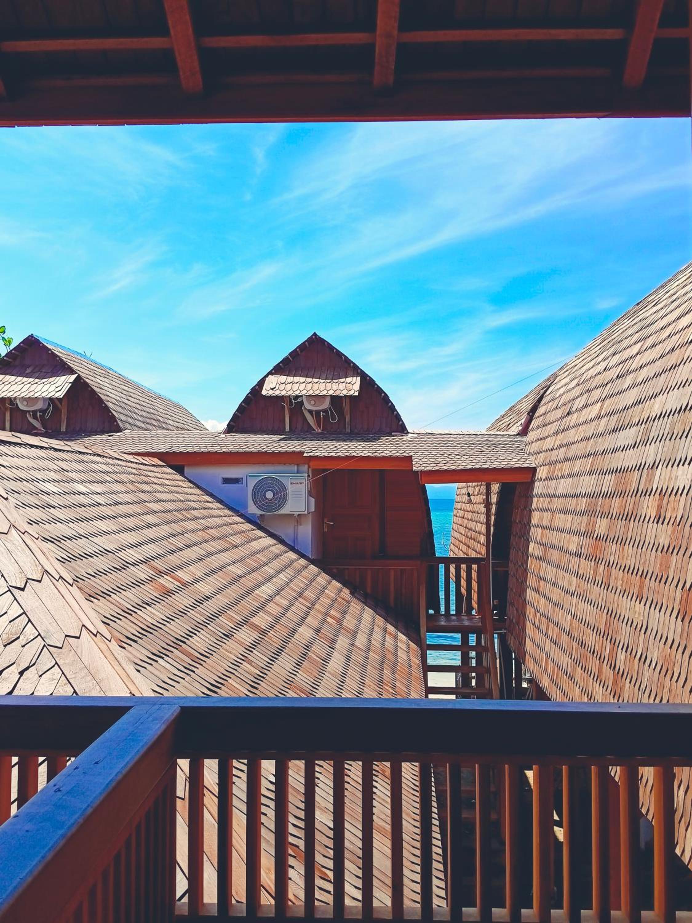 Bunaken 18 Oceanfront Boutique Lodge view 3