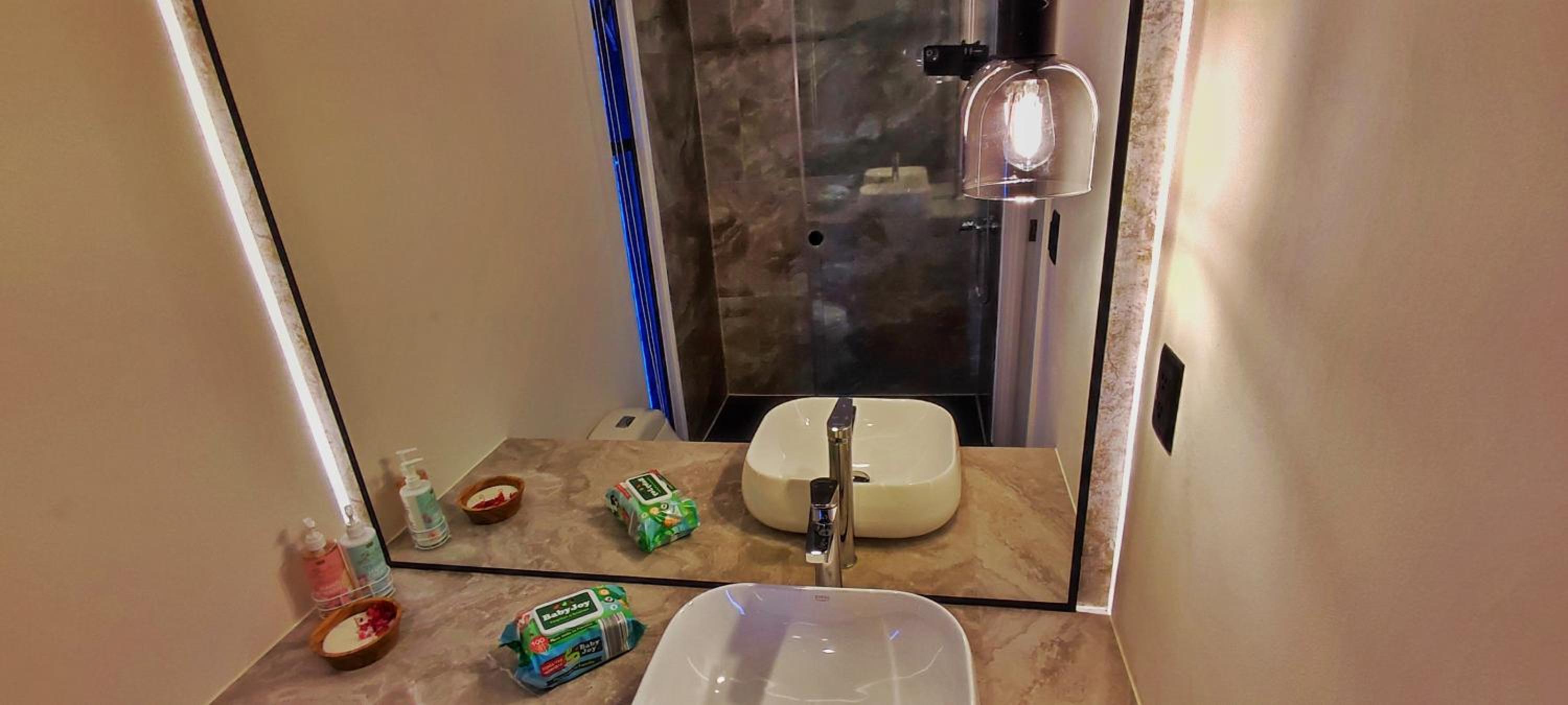 Republica del Salvador Coliving Ecuador XOE