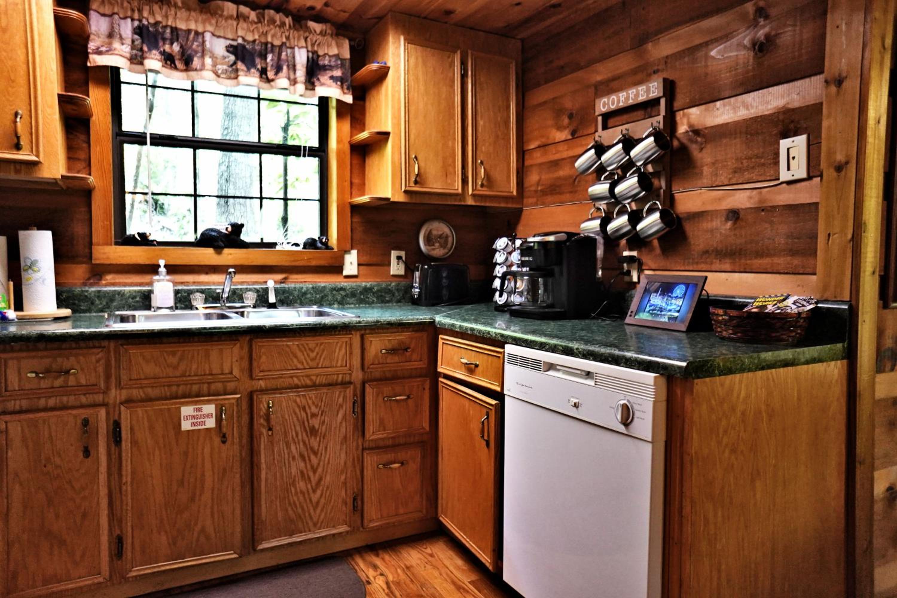 SUPER CUTE CABIN, close to the parkway, SECLUDED, view 4