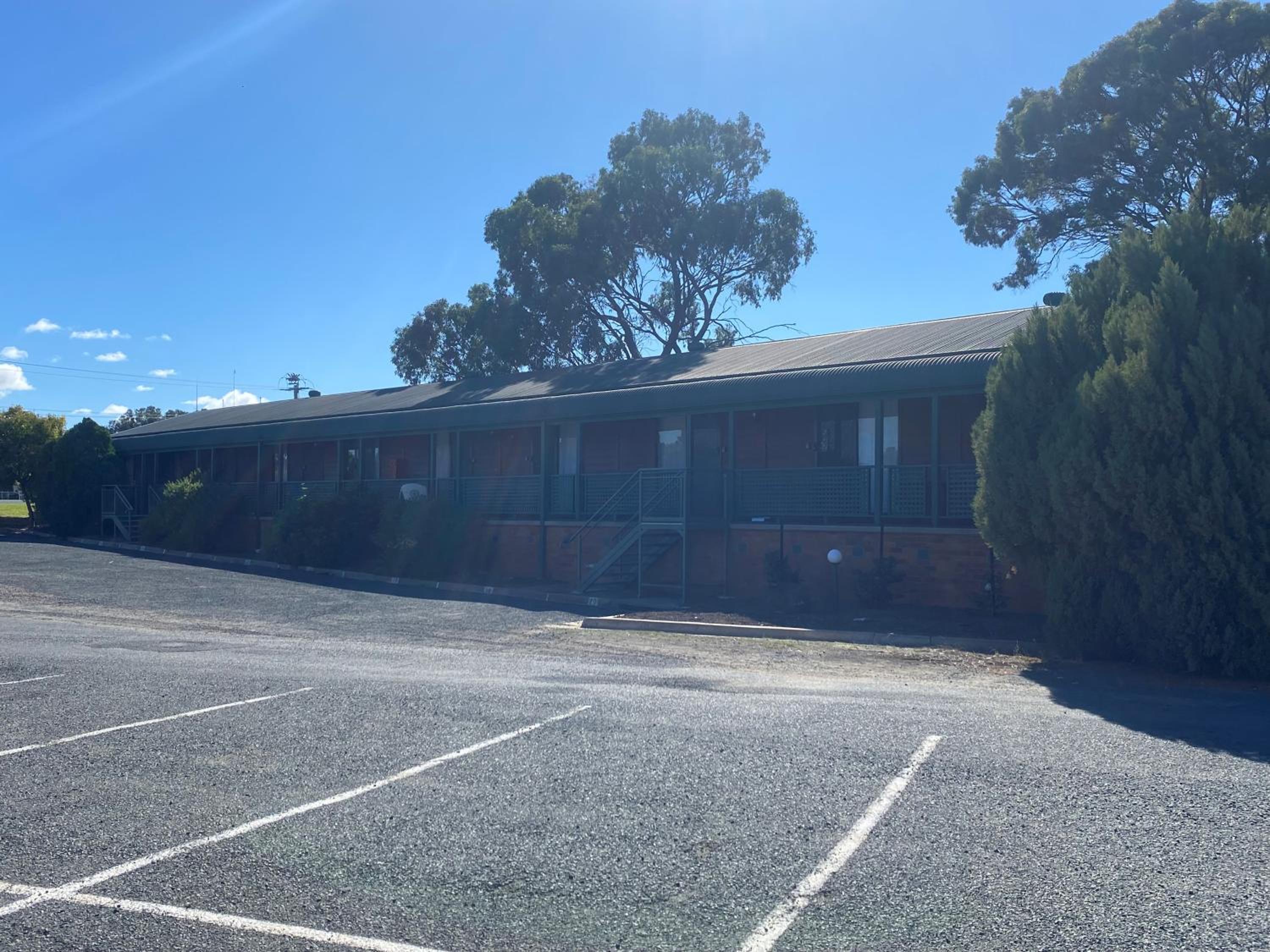 Deniliquin Country Club Motor Inn