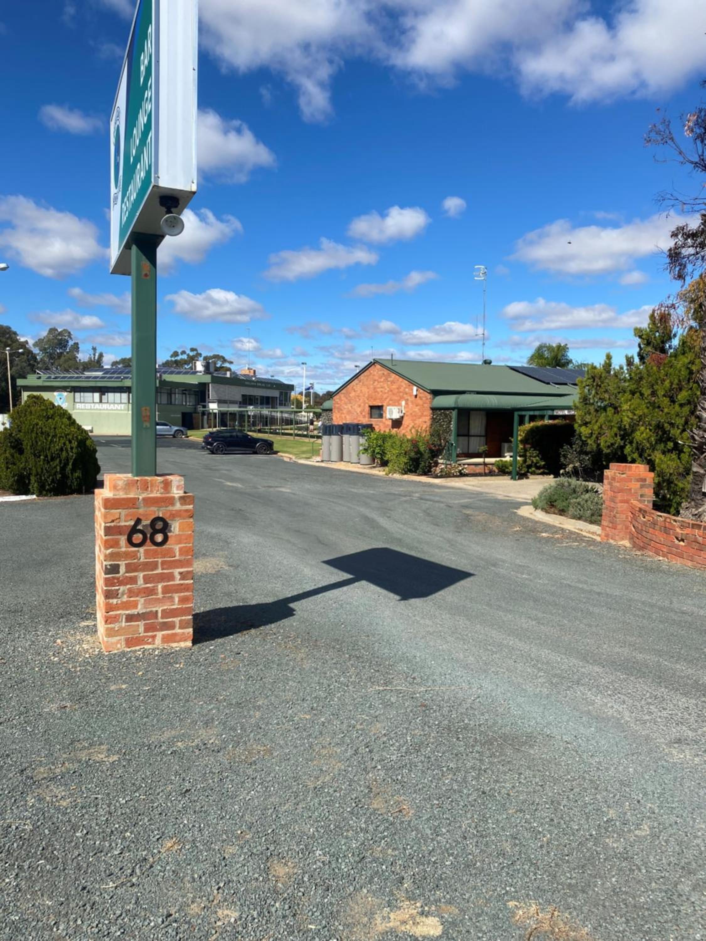 Deniliquin Country Club Motor Inn