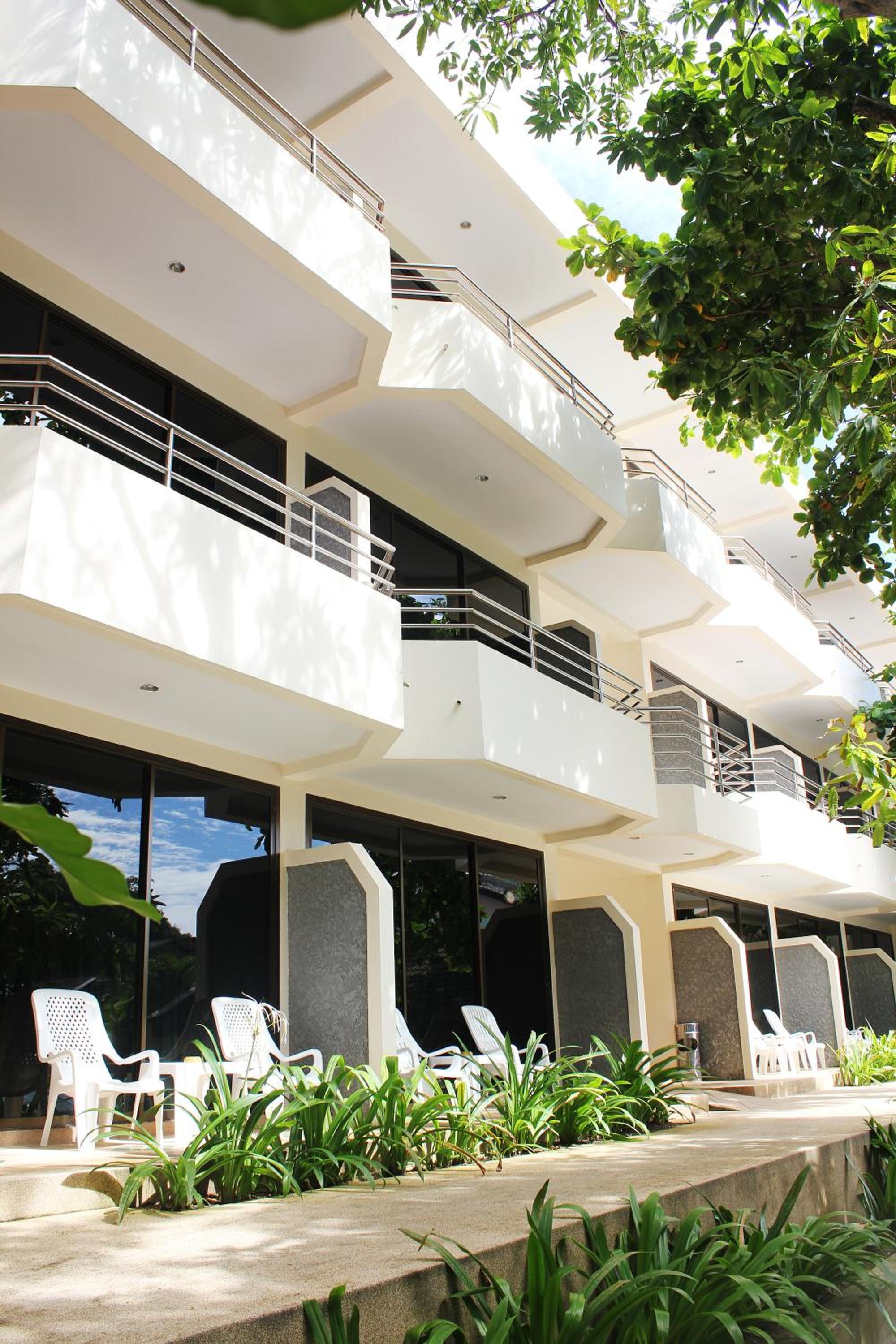 Hotel Baan Pron Phateep - Image 1