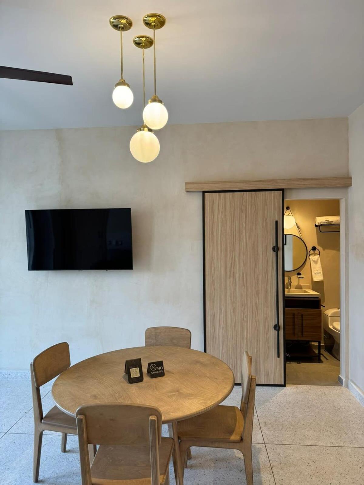 Master suite steps from Bellas artes photo 3
