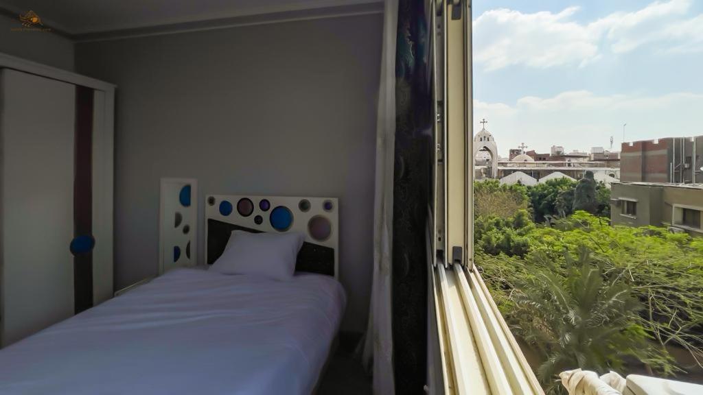 golf pyramids view apartment