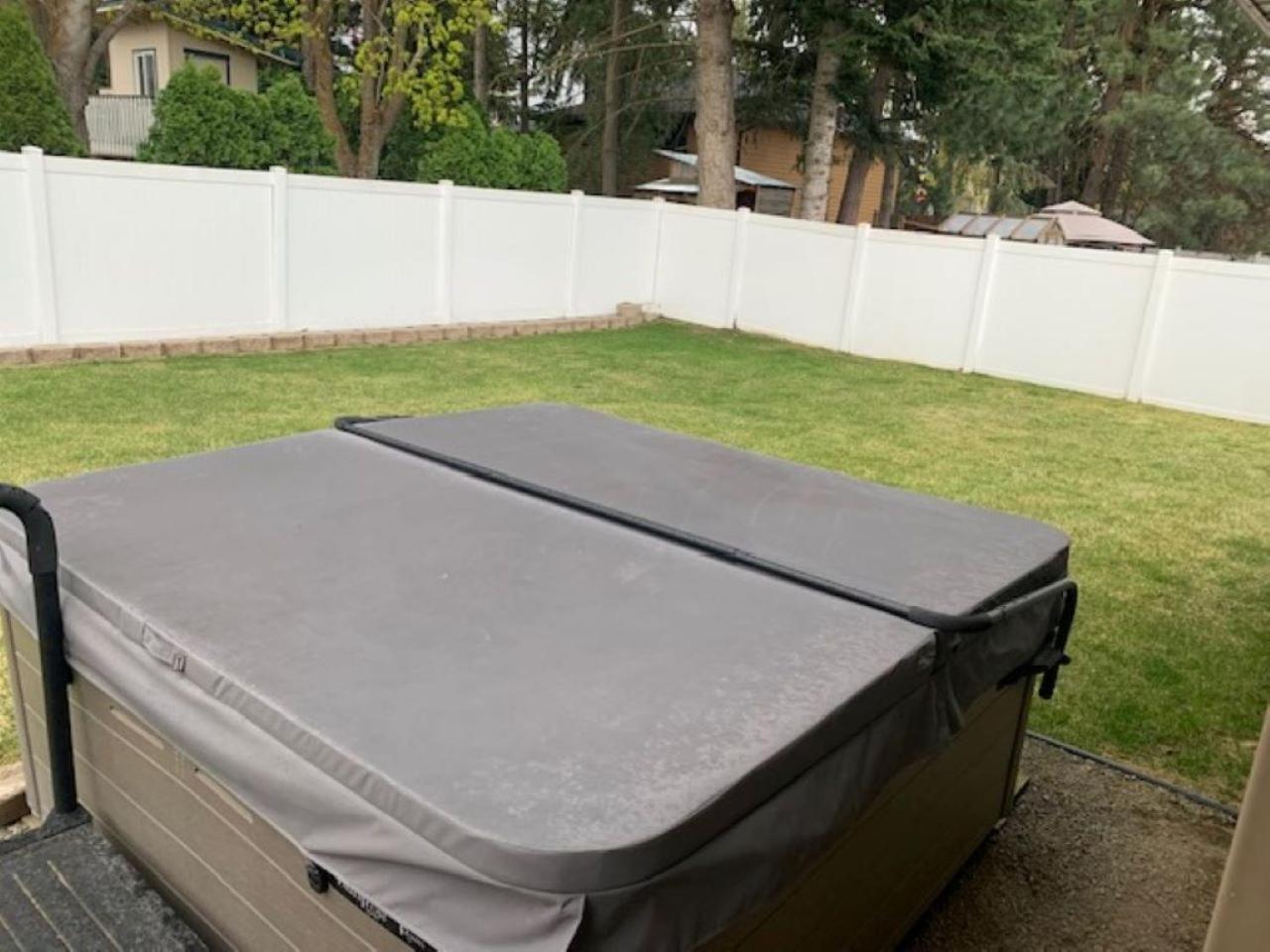 Hotel Updated Spacious Home & Hot Tub