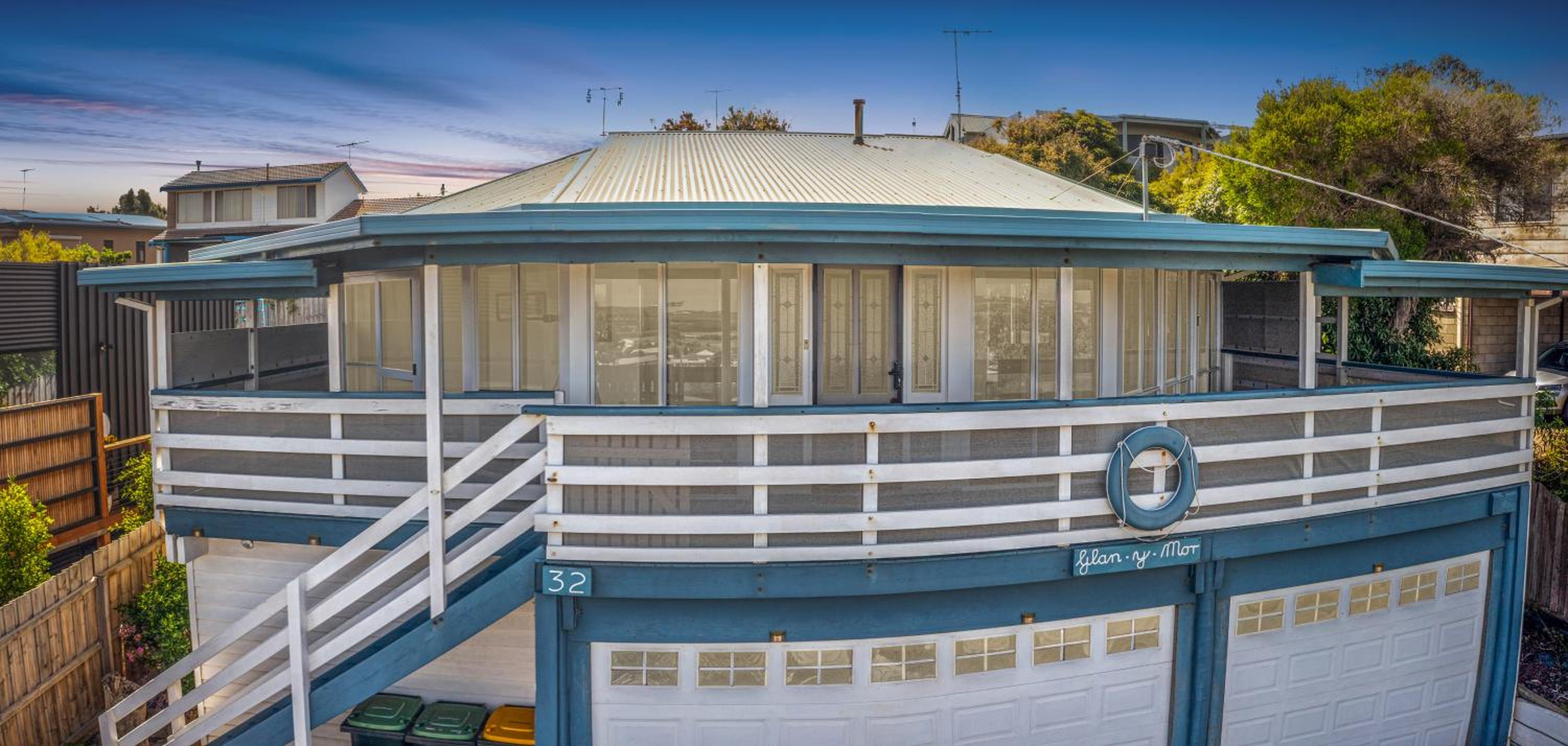 Views on Sunset Strip- Walk to the Beach