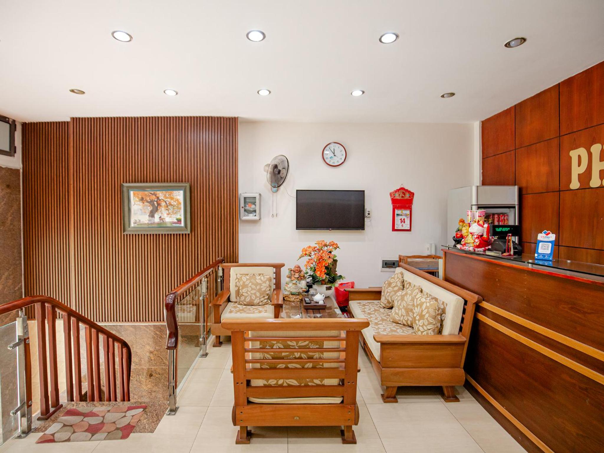 Phuong Nam Hotel Aeon Mall Long Bien