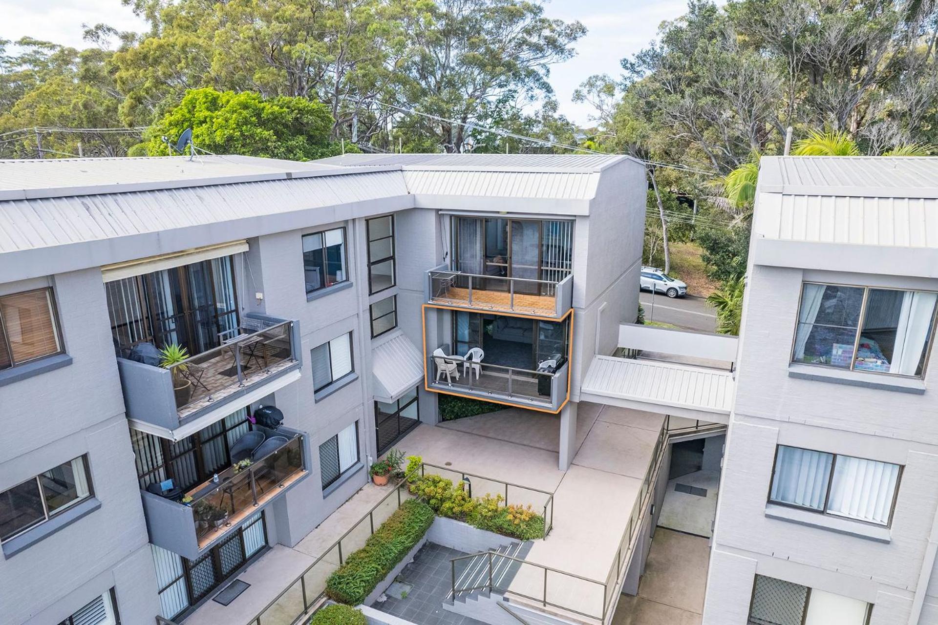 The Poplars, 8-36 Magnus St - fantastic water views, pool and WiFi