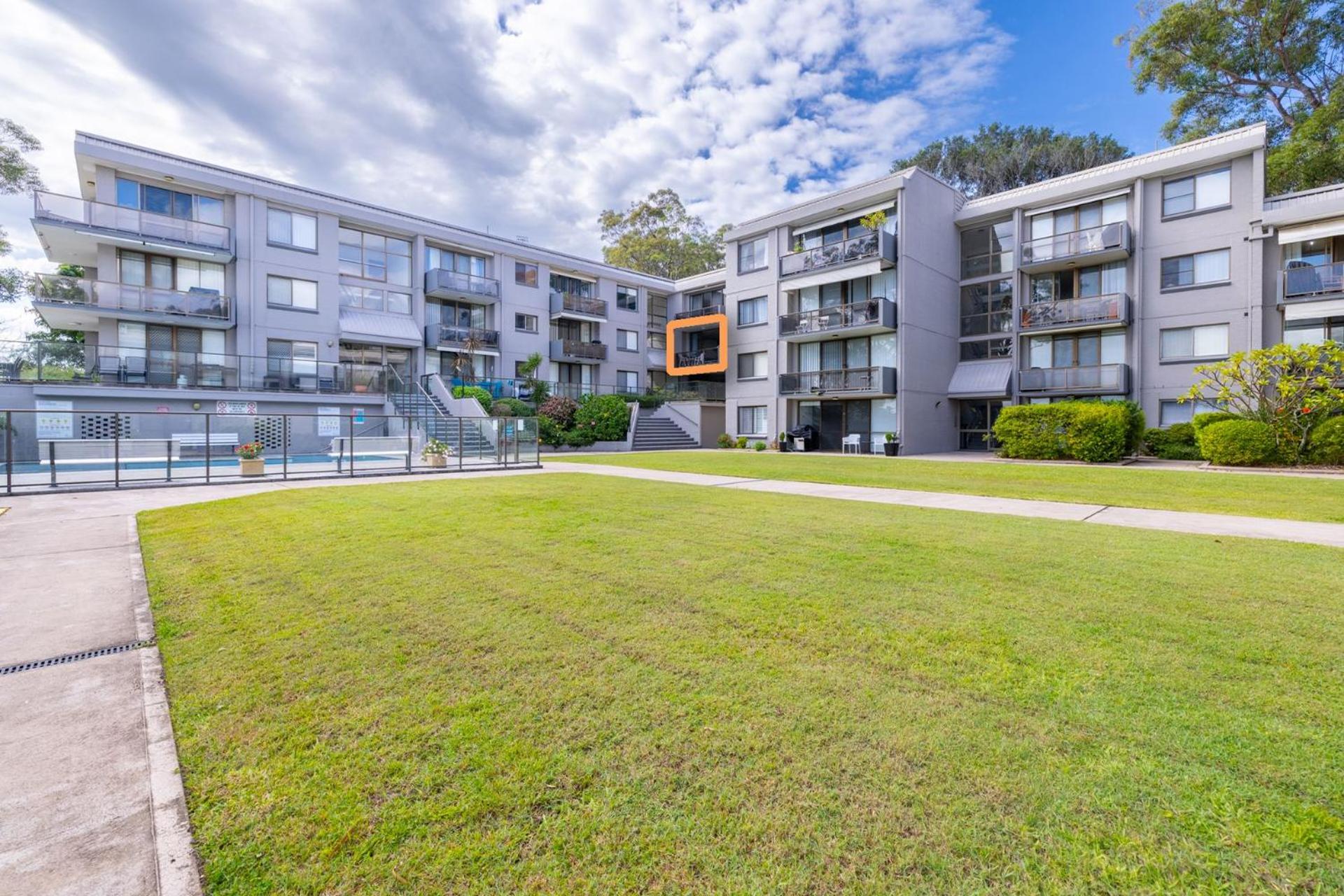 The Poplars, 8-36 Magnus St - fantastic water views, pool and WiFi