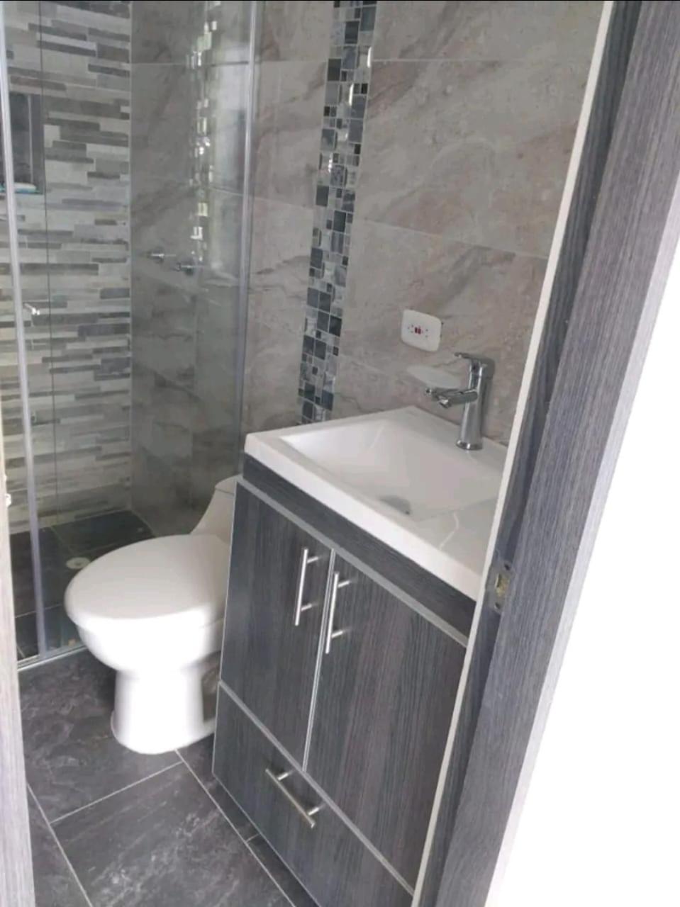 Apartamento full amoblado ricaurte