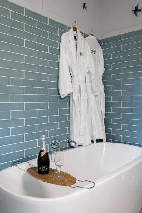 The Quince Cottage - 1 Bedroom