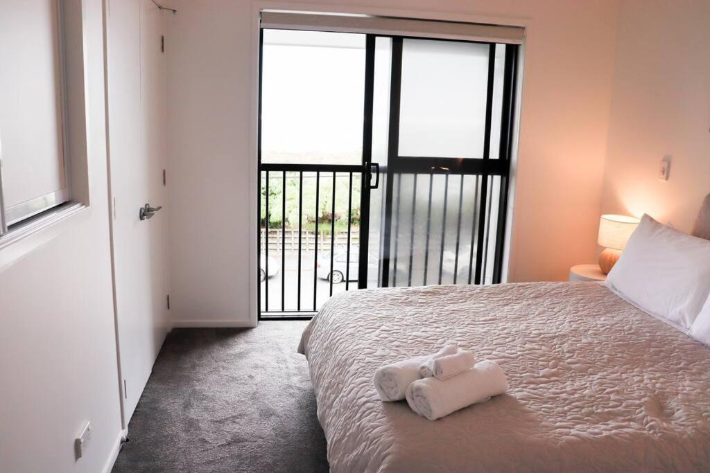 Seaviews on Marine Parade view 5