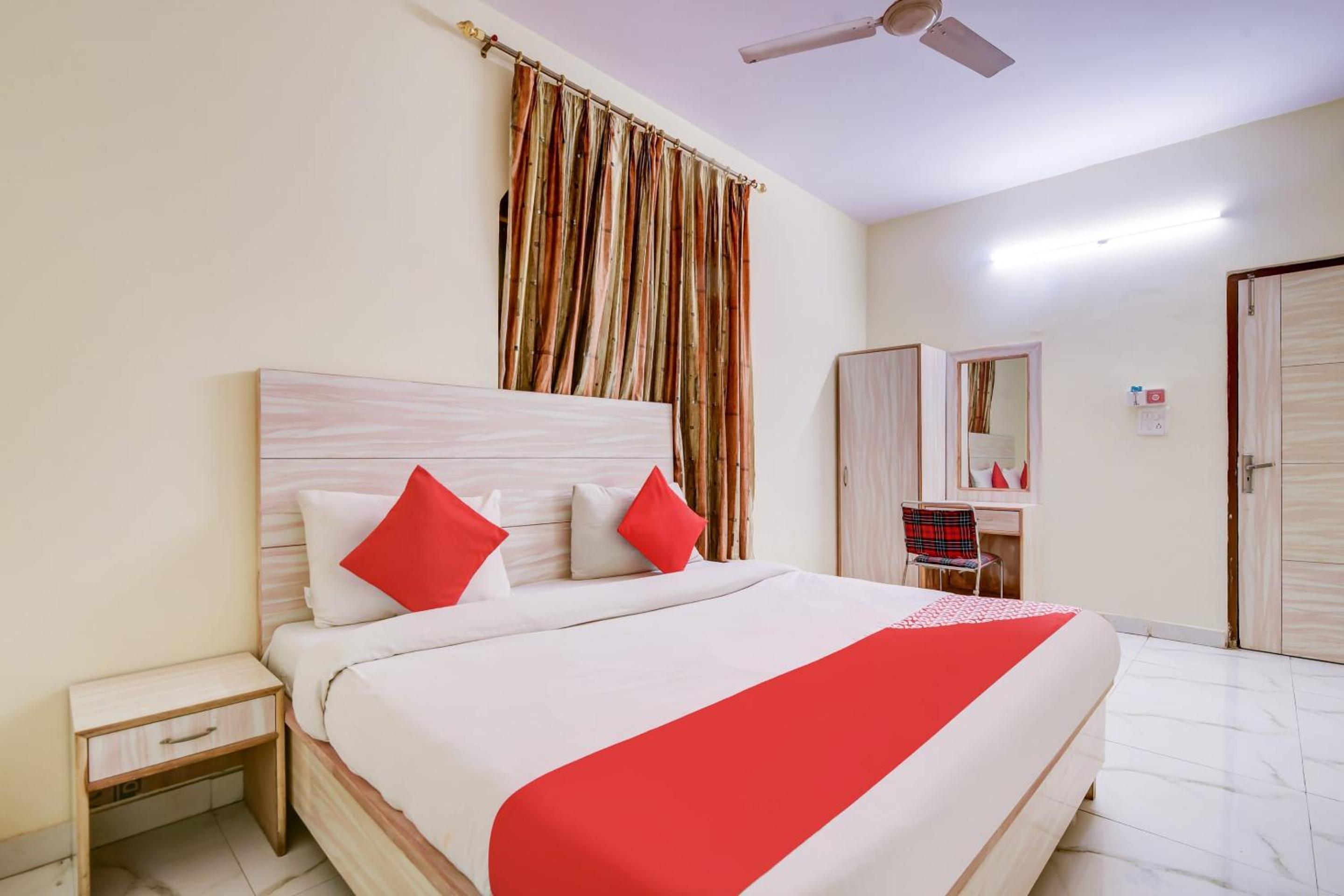 Hotel O Vishwakarma Palace view 5