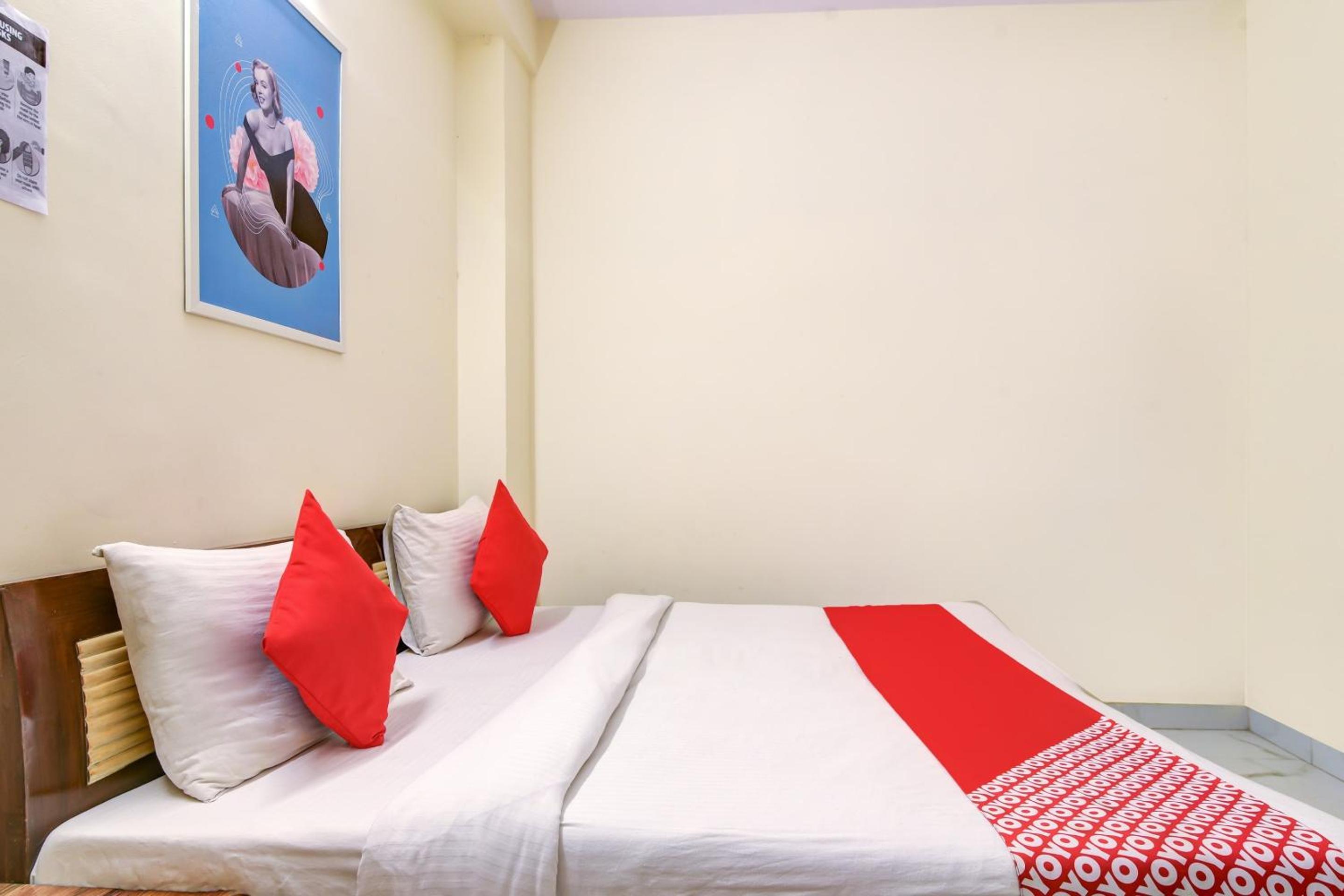 Hotel O Vishwakarma Palace view 2