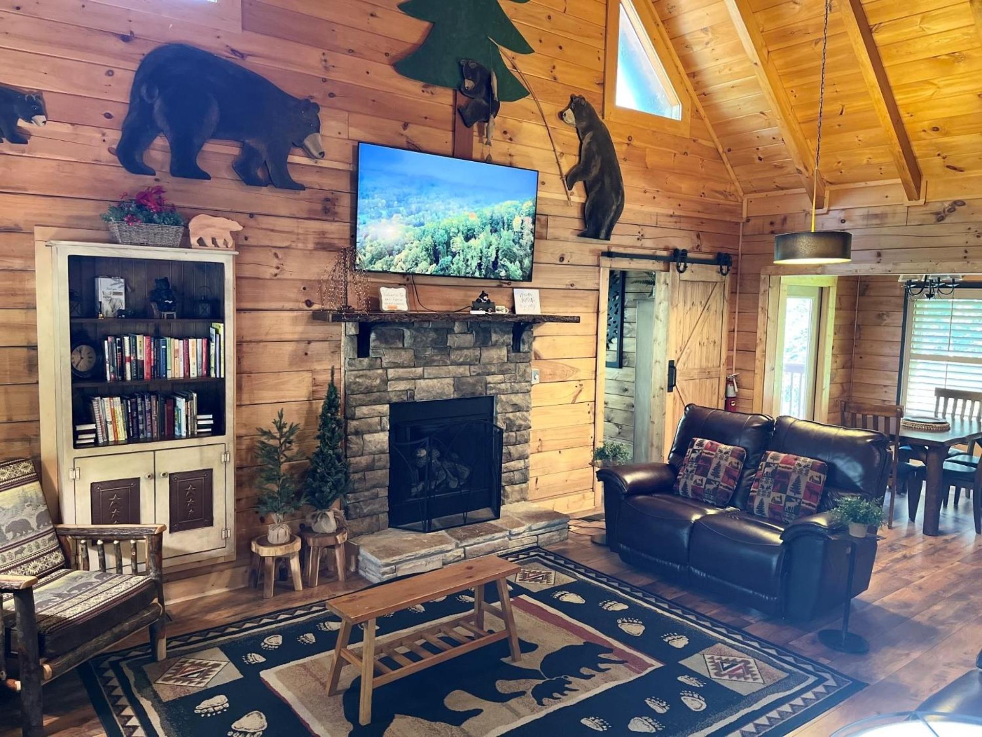 ER258- Sweet Memories Great location- Close to town cabin view 5