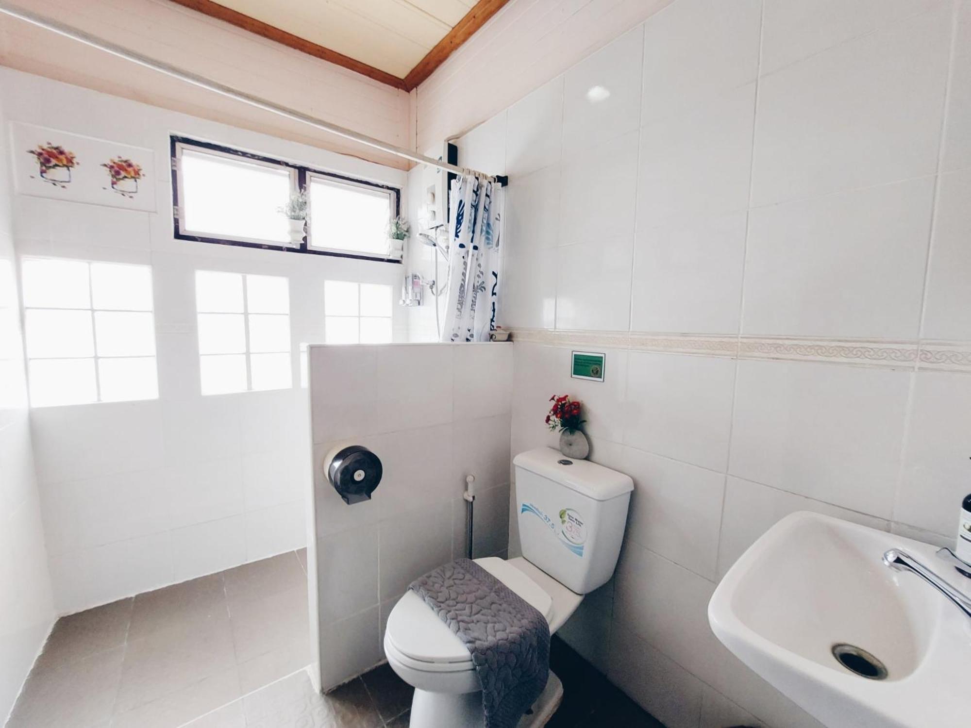 Green Riverside Homestay
