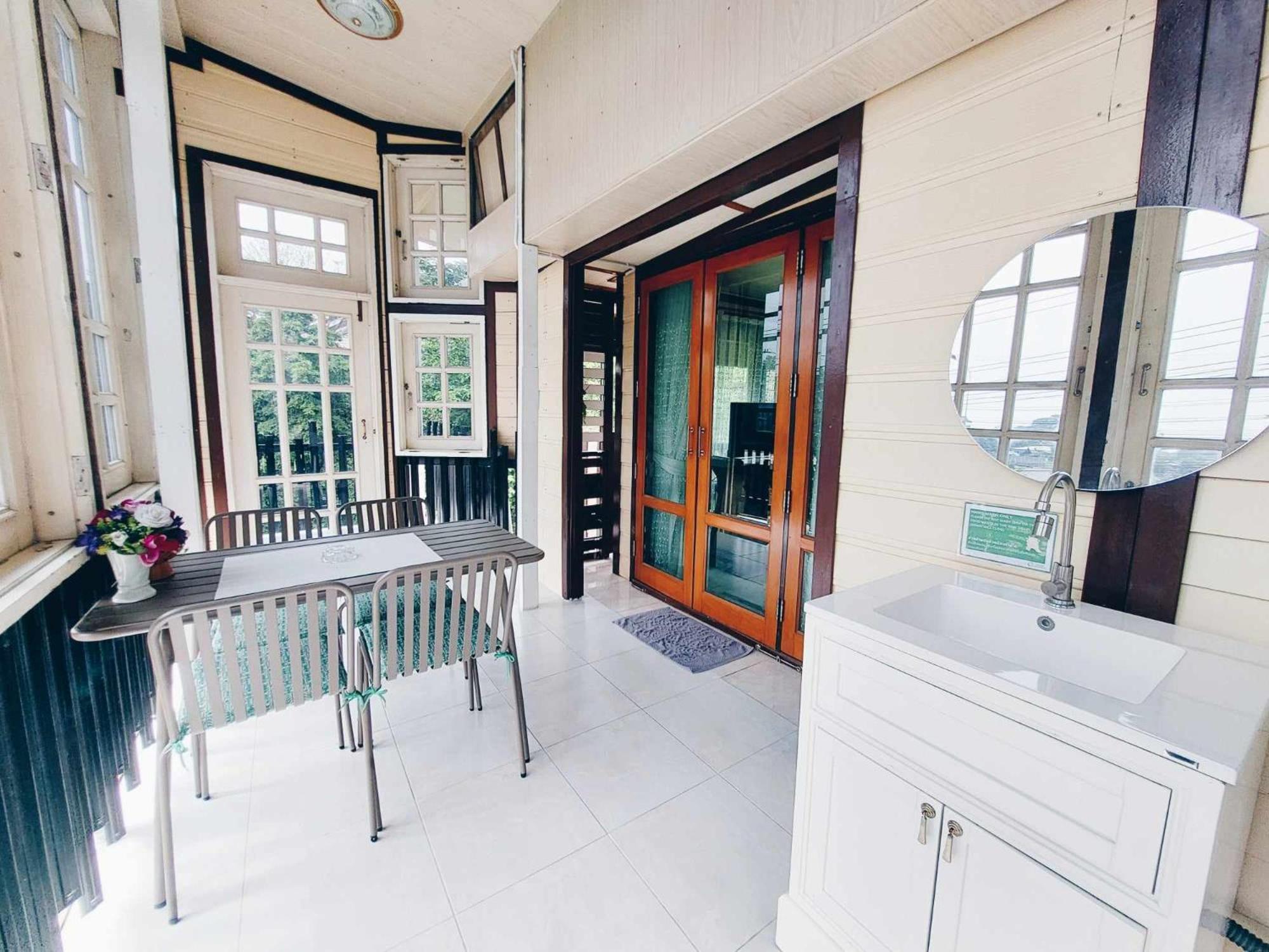 Green Riverside Homestay
