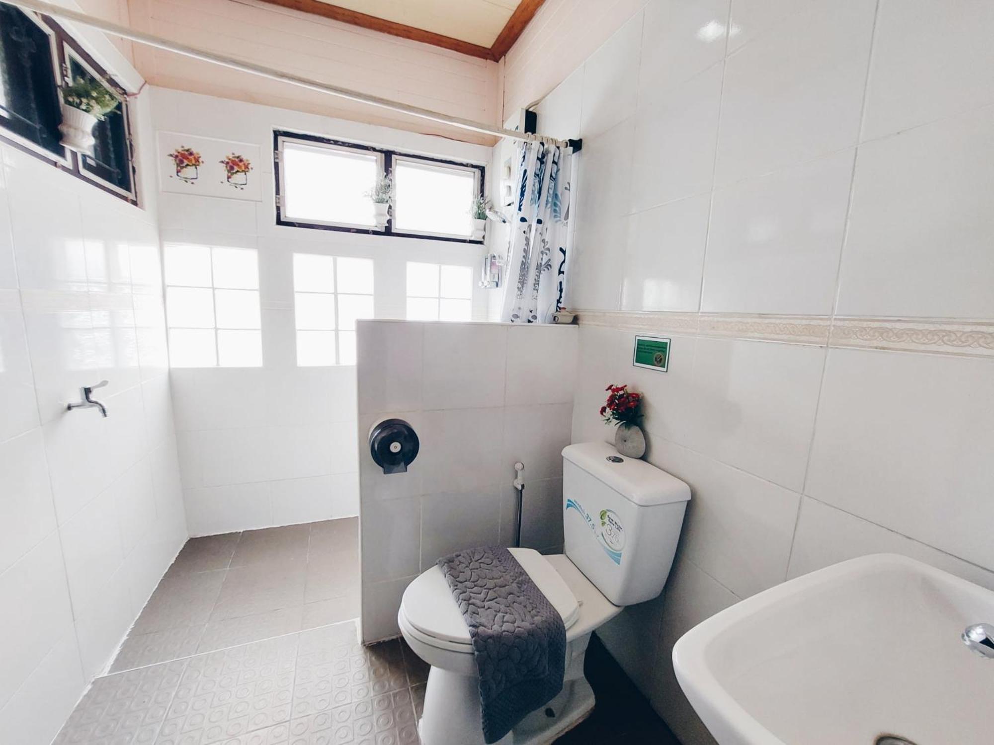 Green Riverside Homestay