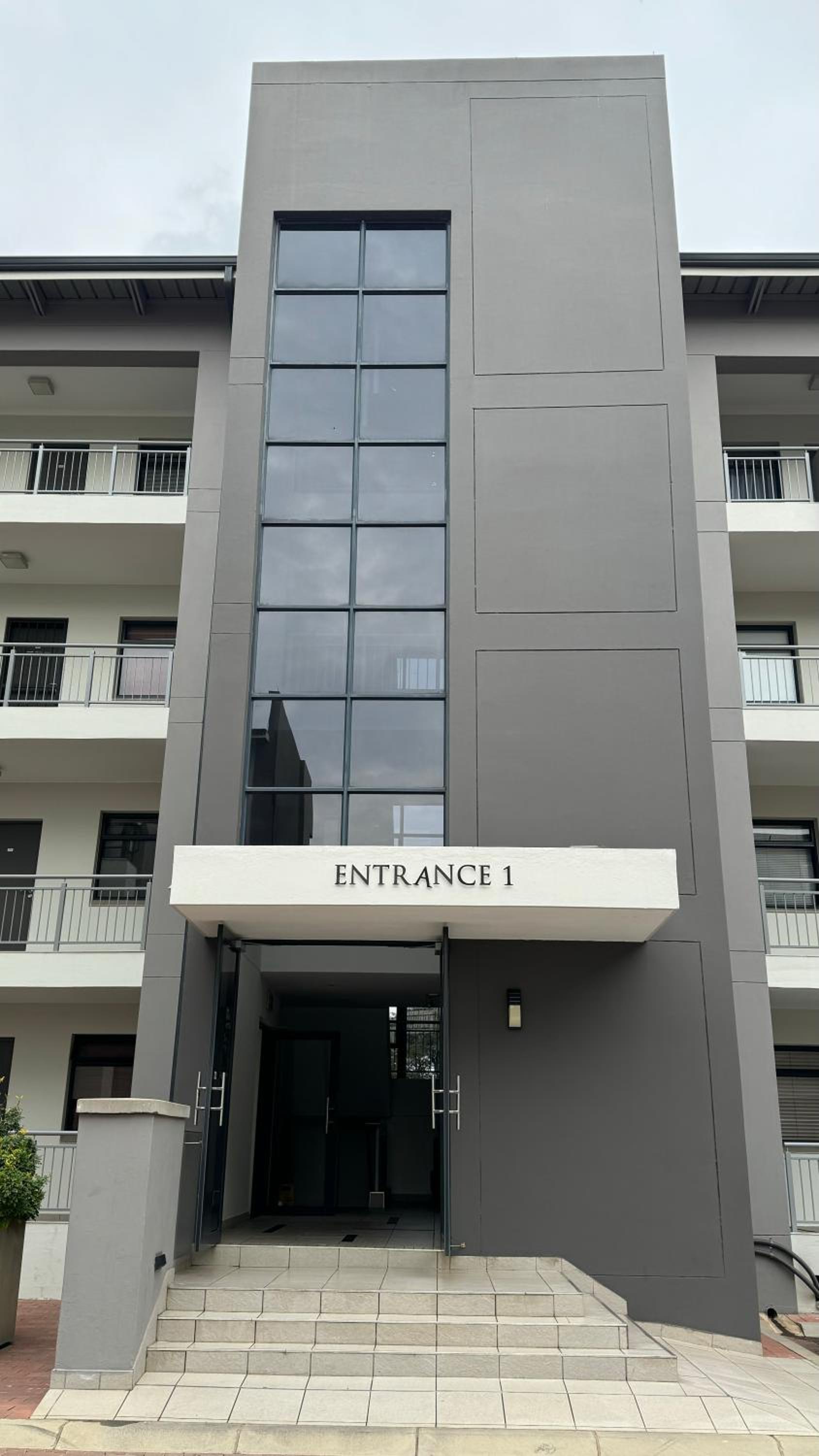 Johannesburg Vacations - DDLuxury Rivonia Apartments with inverter - Property Image 15