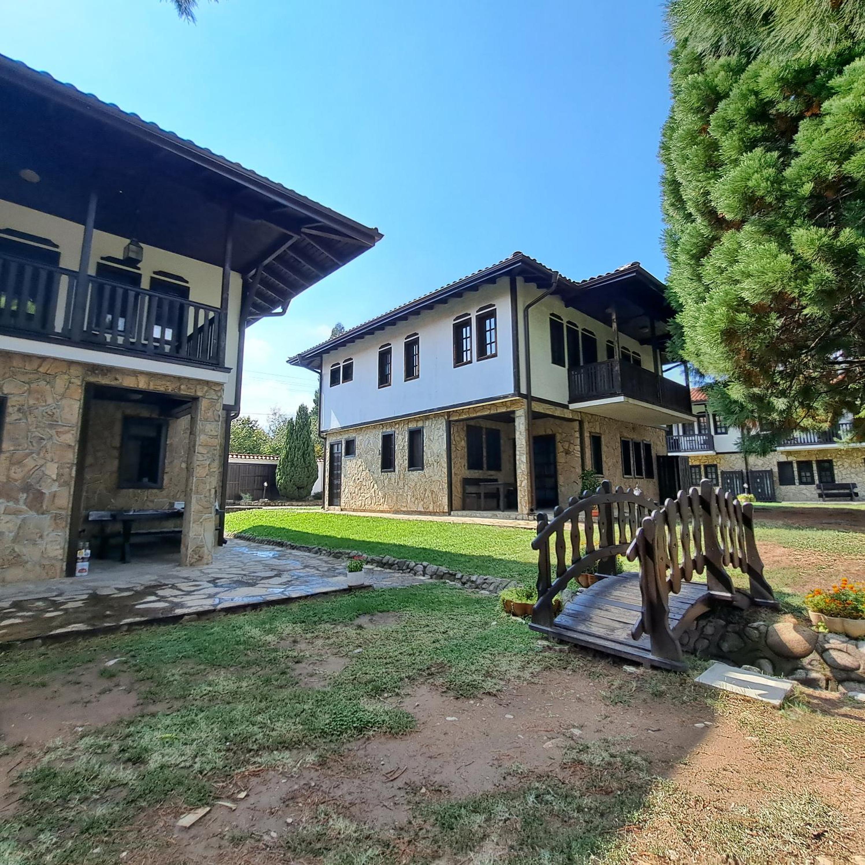 Aura house