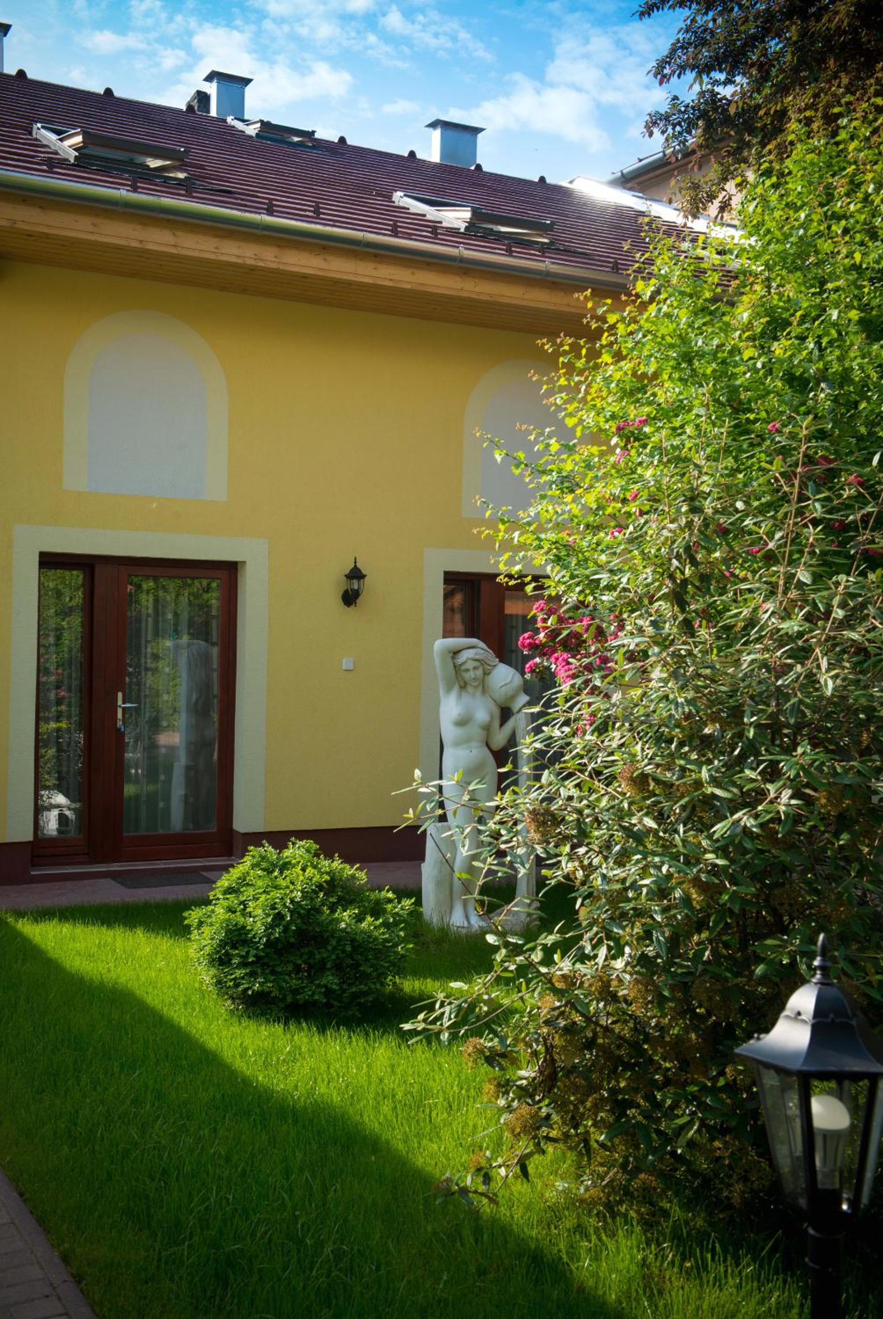 Photo 33