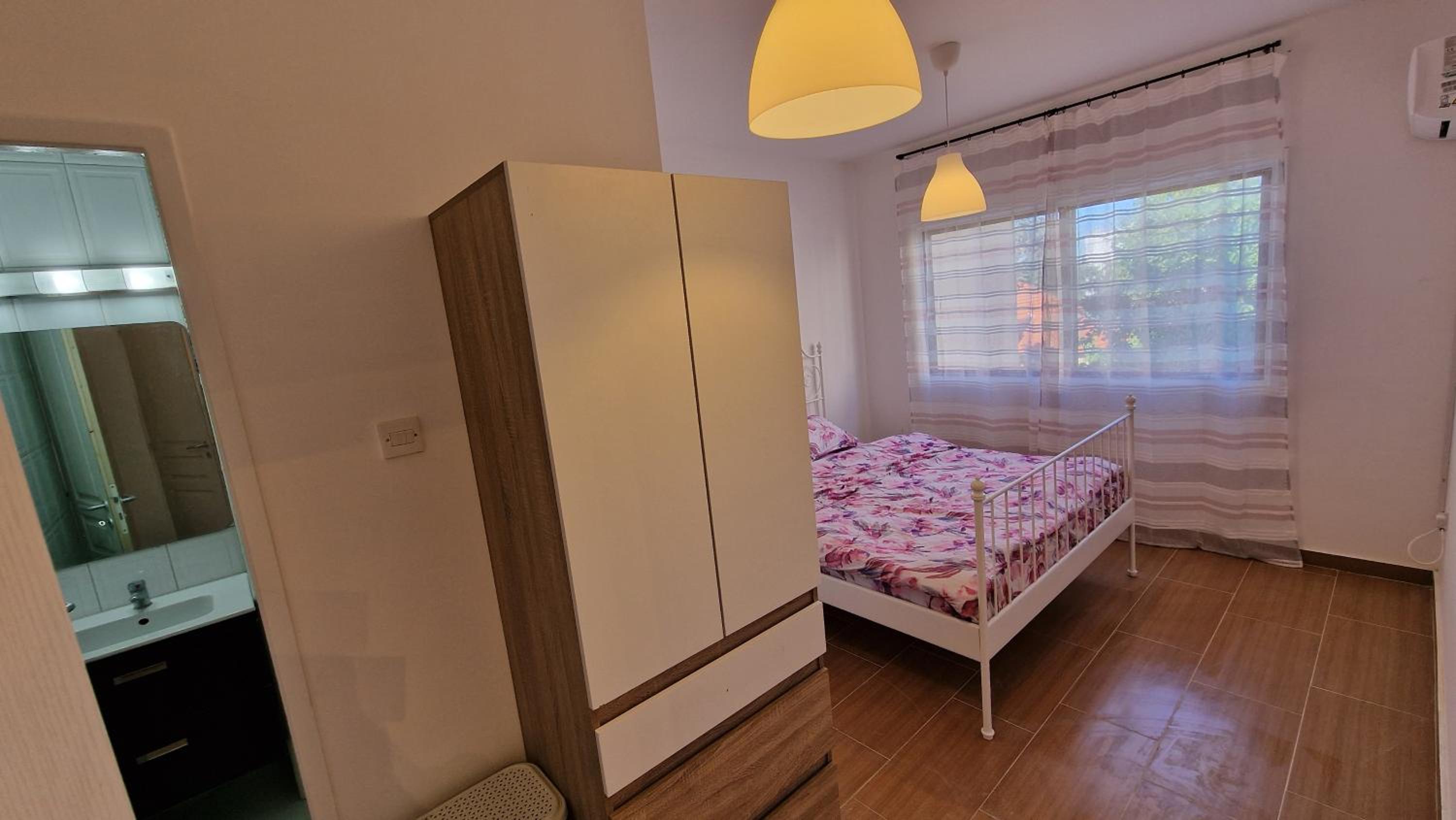 Entire Cozy 2 bedrooms apartment City-Center Larnaca B