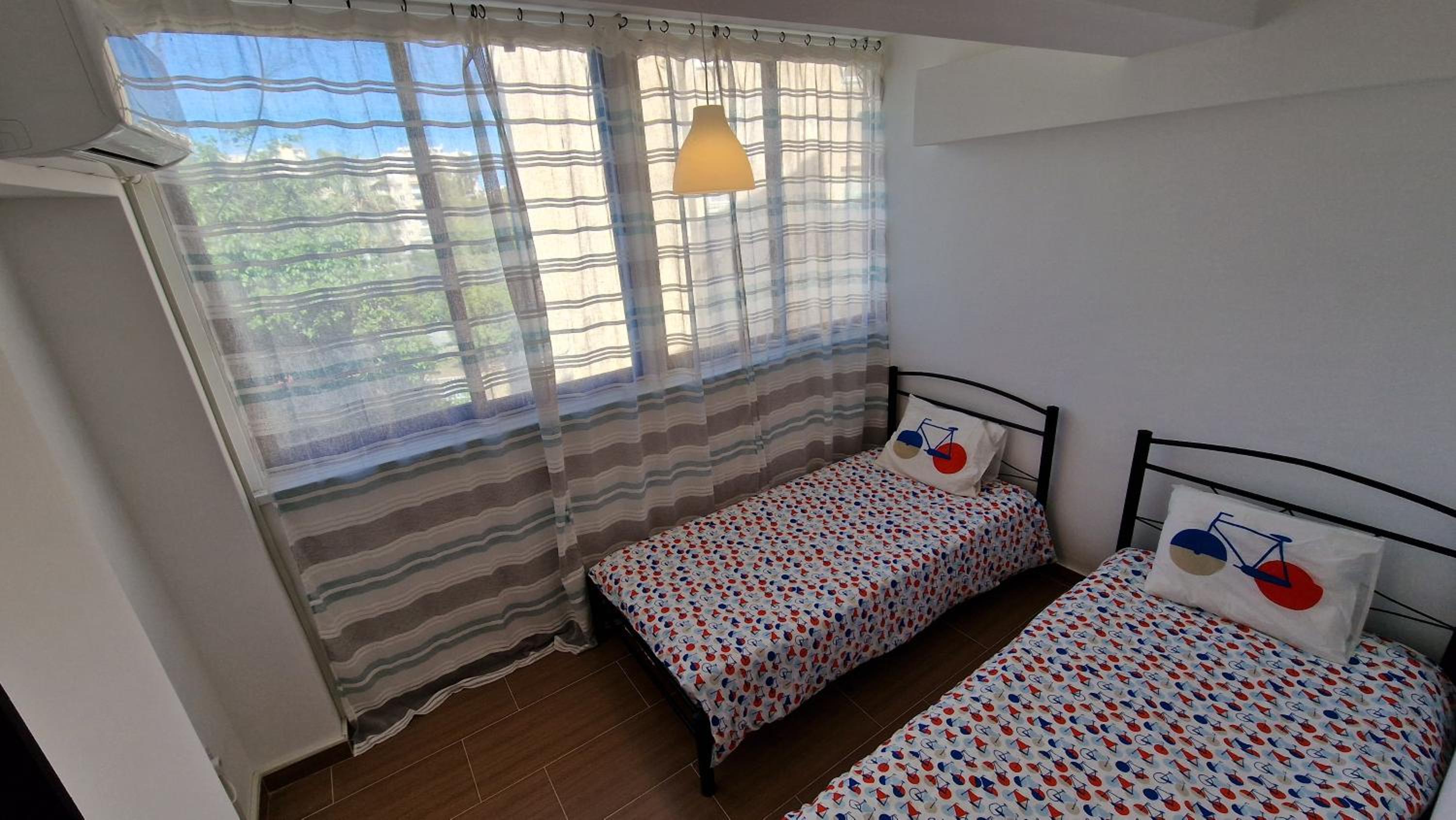 Entire Cozy 2 bedrooms apartment City-Center Larnaca B