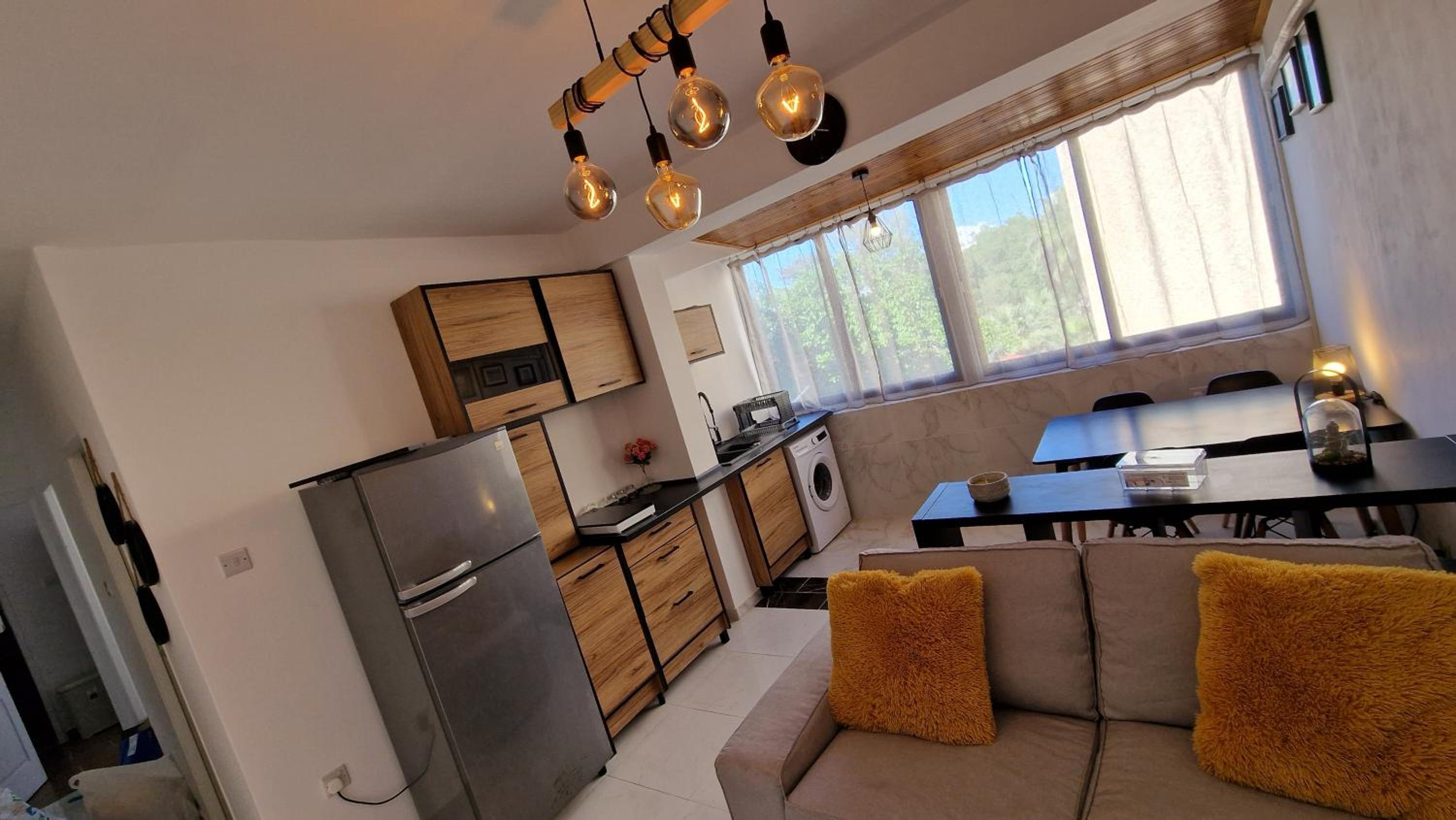 Entire Cozy 2 bedrooms apartment City-Center Larnaca B
