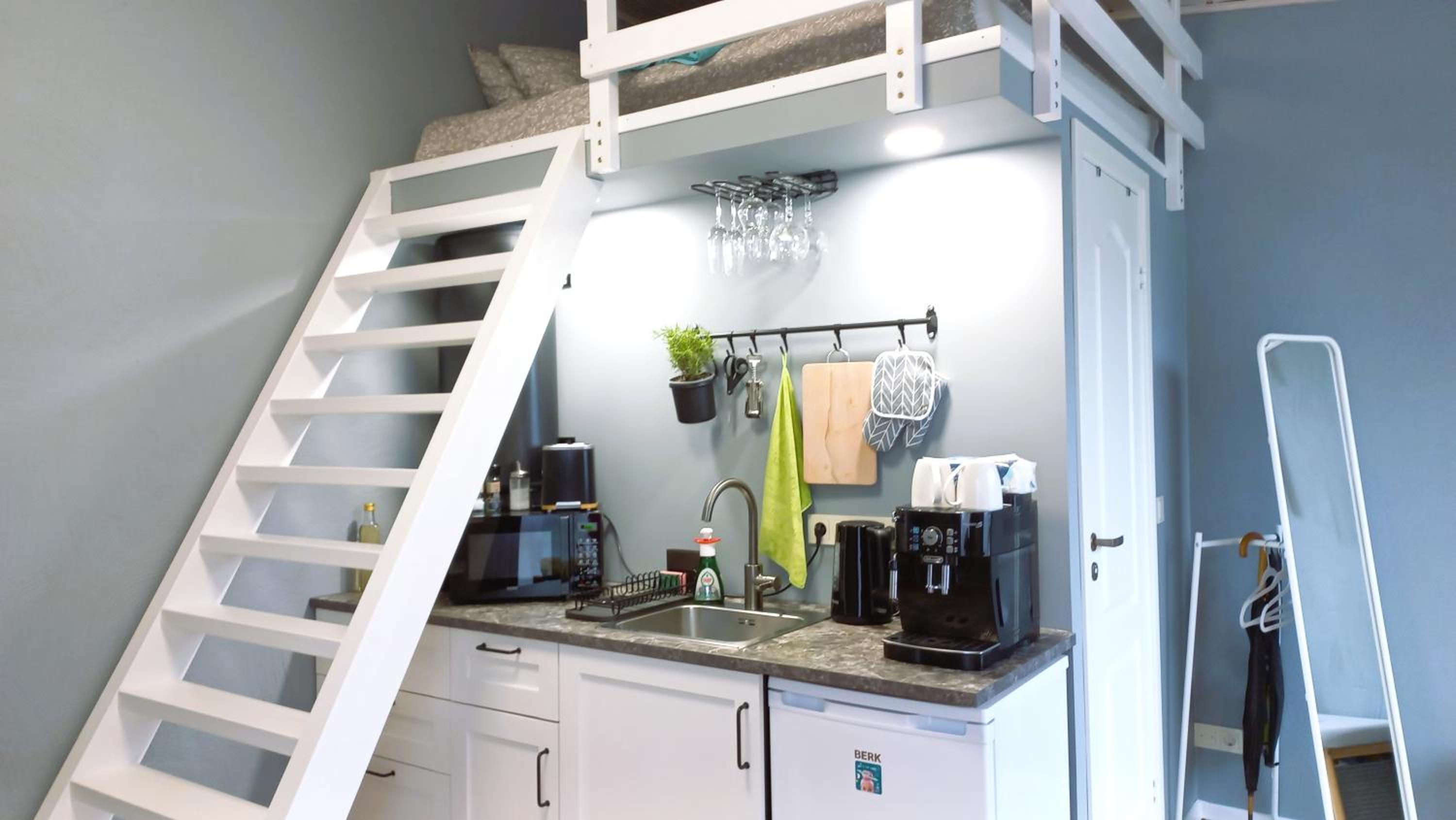 Tiny House, Kesk Loft view 4