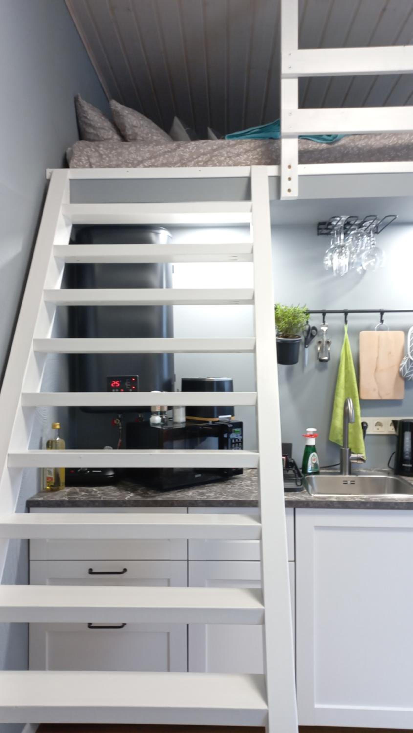 Tiny House, Kesk Loft view 5