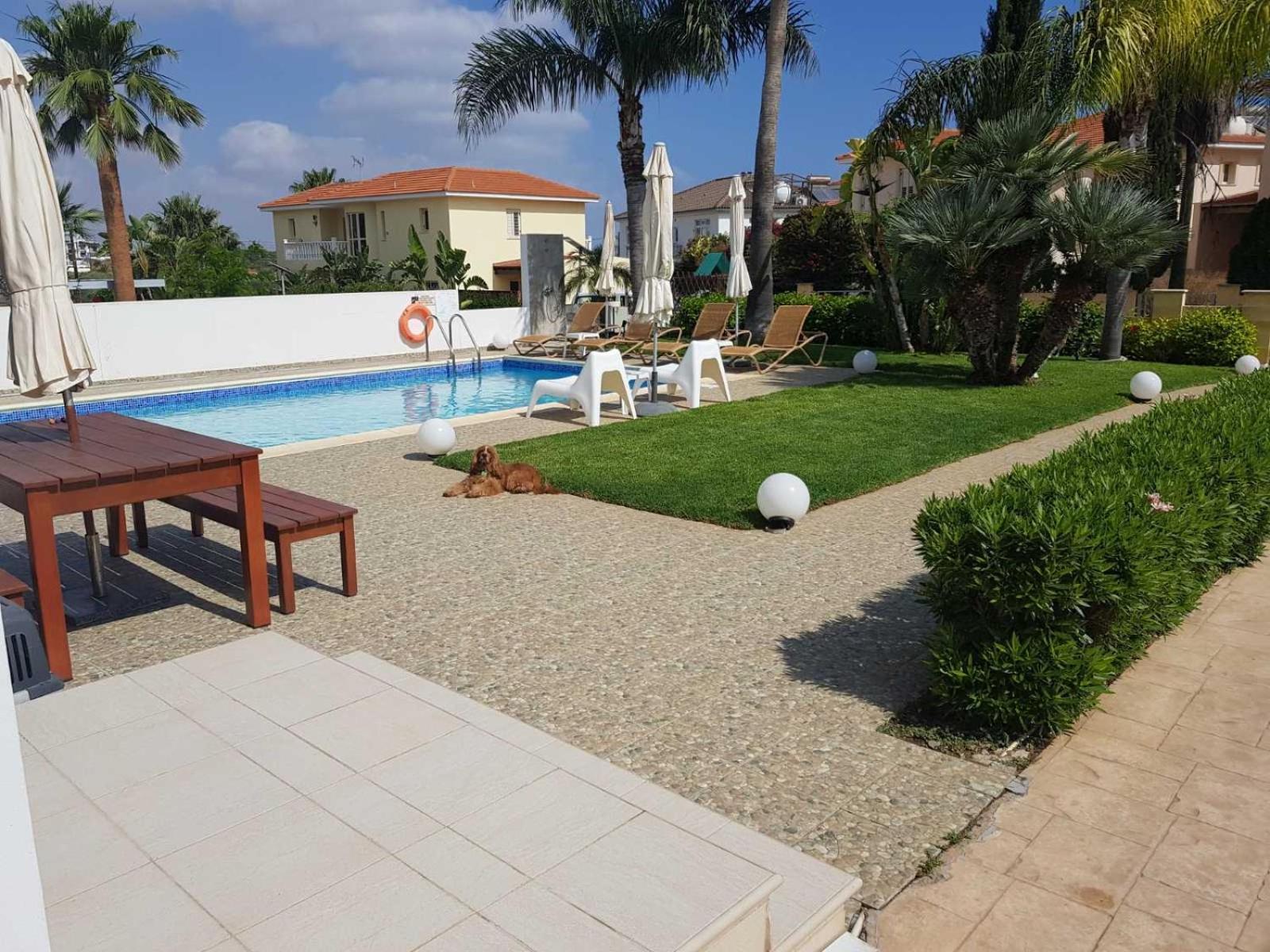 POSEIDONIA BEACH GARDENS