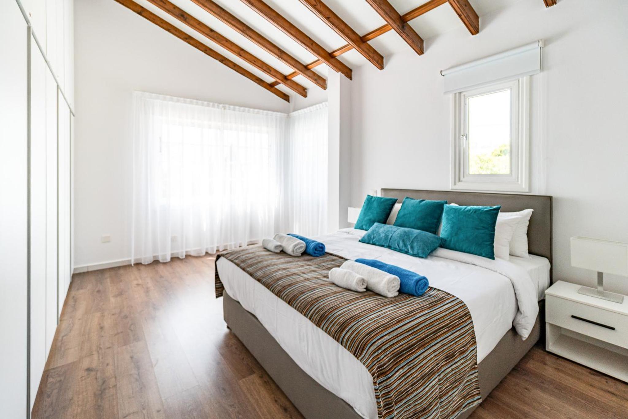 Luxurious ONE Maisonette by Ezoria Villas