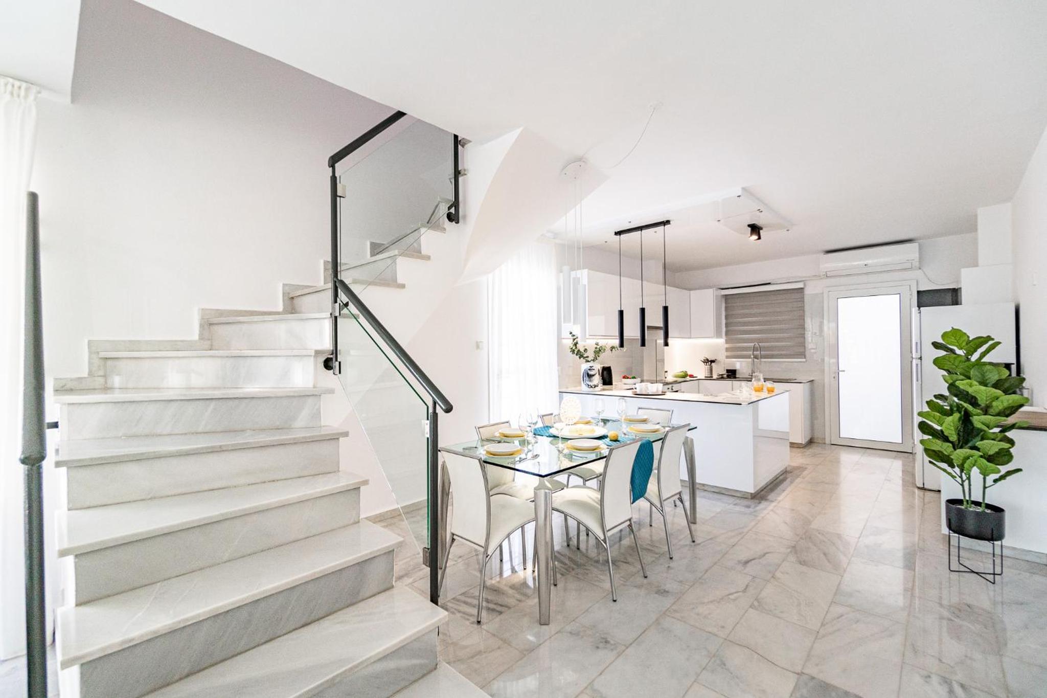 Luxurious ONE Maisonette by Ezoria Villas