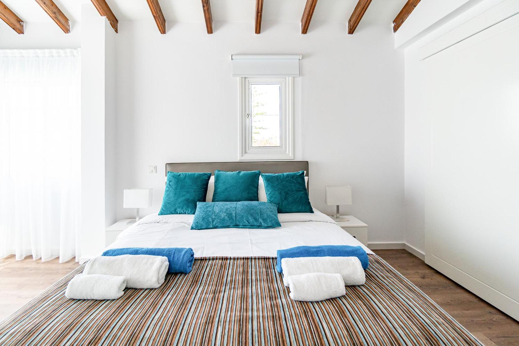Luxurious ONE Maisonette by Ezoria Villas