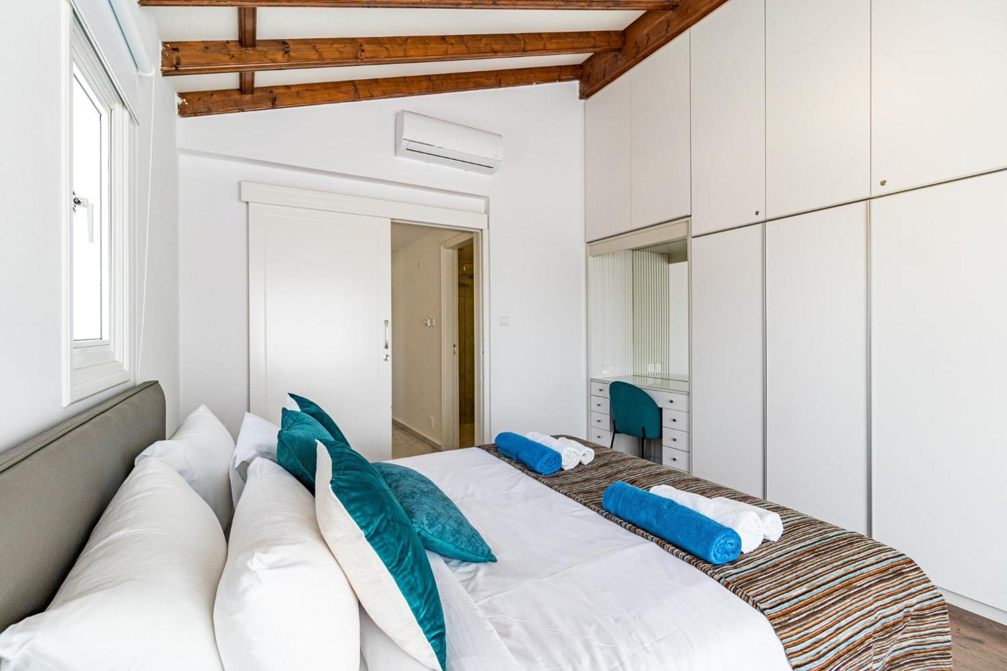 Luxurious ONE Maisonette by Ezoria Villas