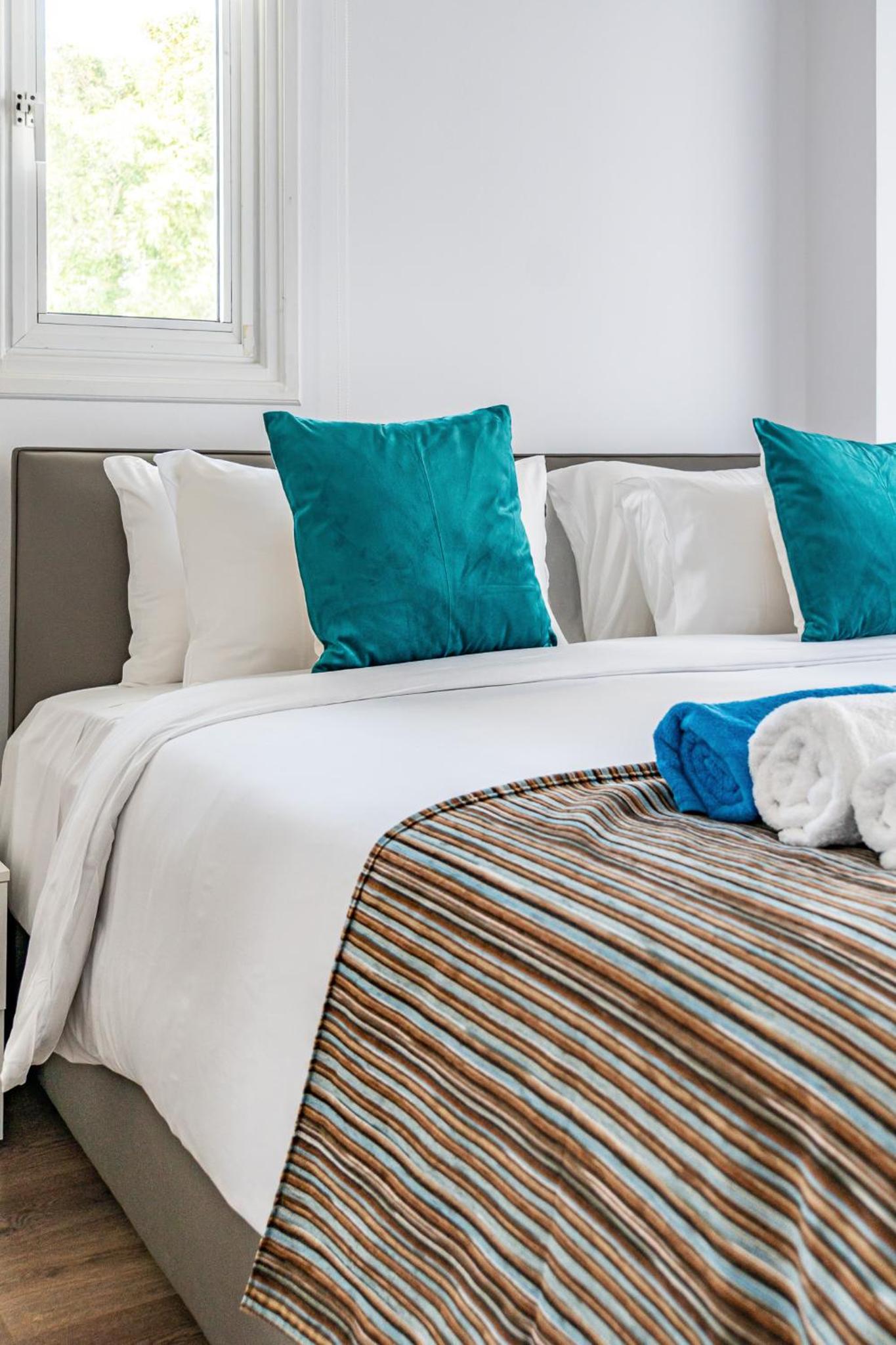 Luxurious ONE Maisonette by Ezoria Villas
