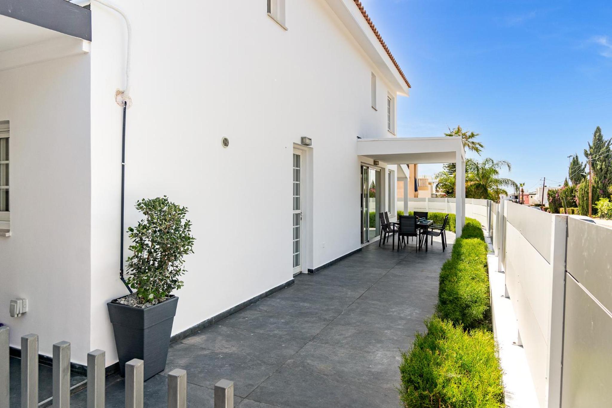 Luxurious ONE Maisonette by Ezoria Villas