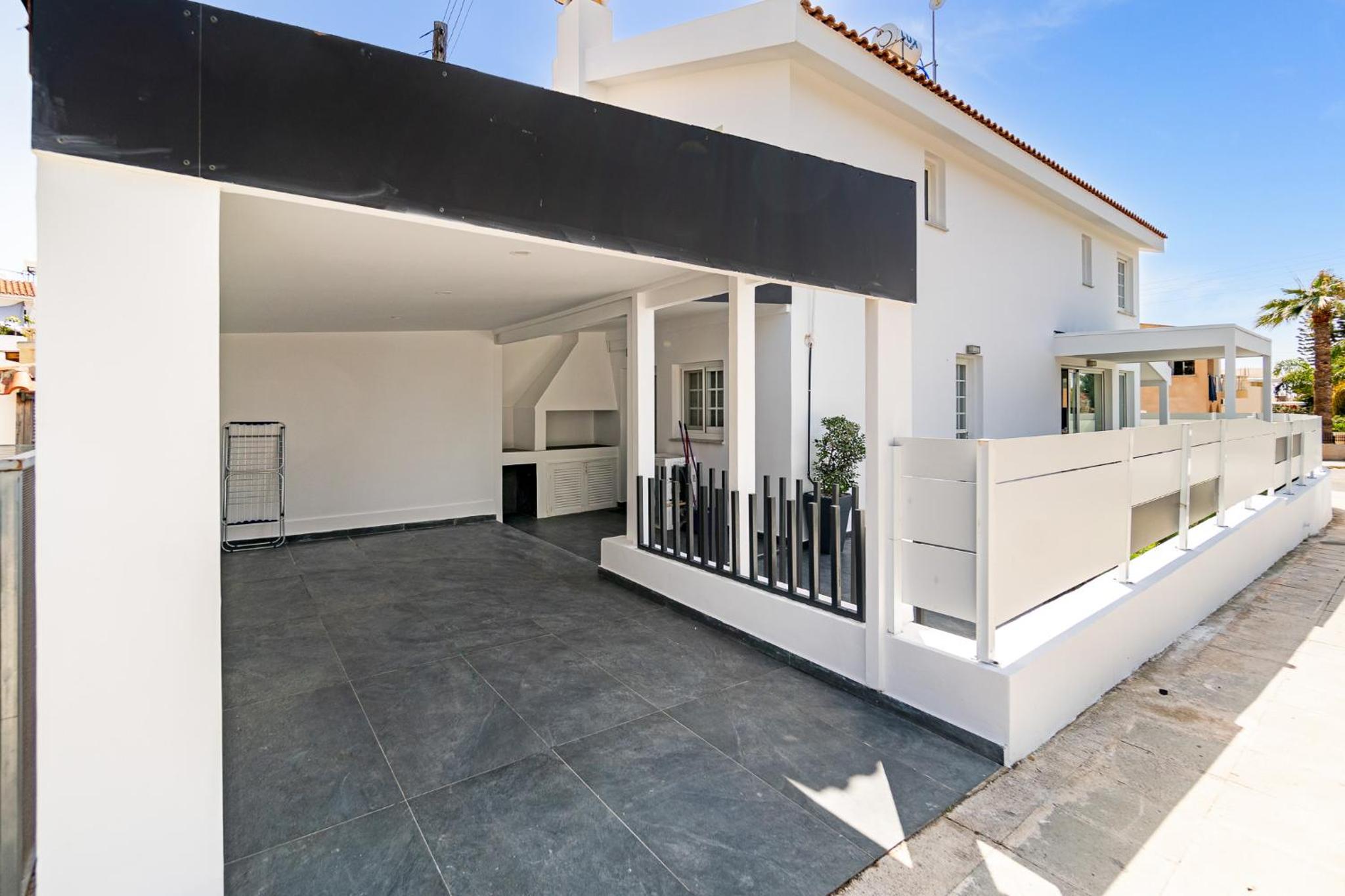 Luxurious ONE Maisonette by Ezoria Villas