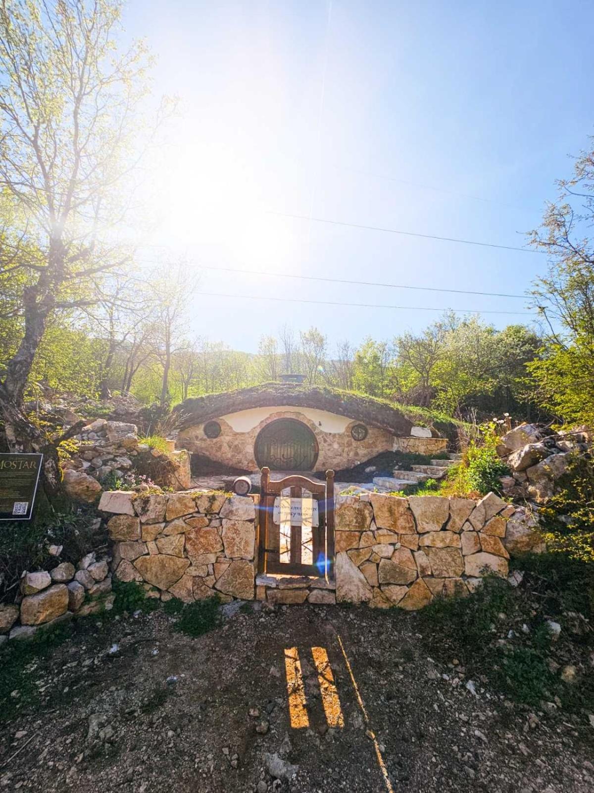 Mobbiton Mostar - Magical Underground Retreat