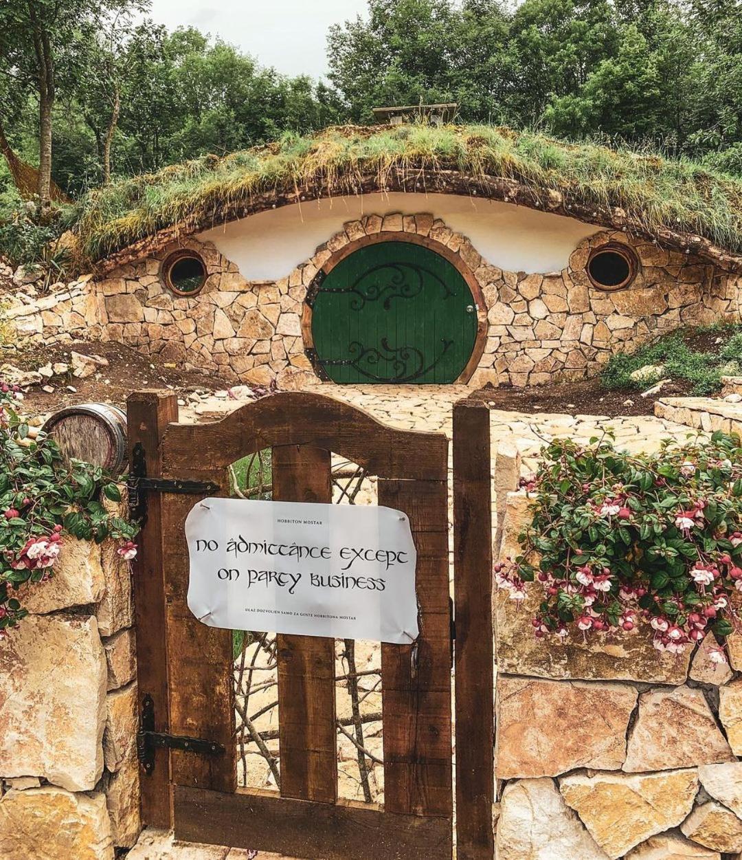 Mobbiton Mostar - Magical Underground Retreat