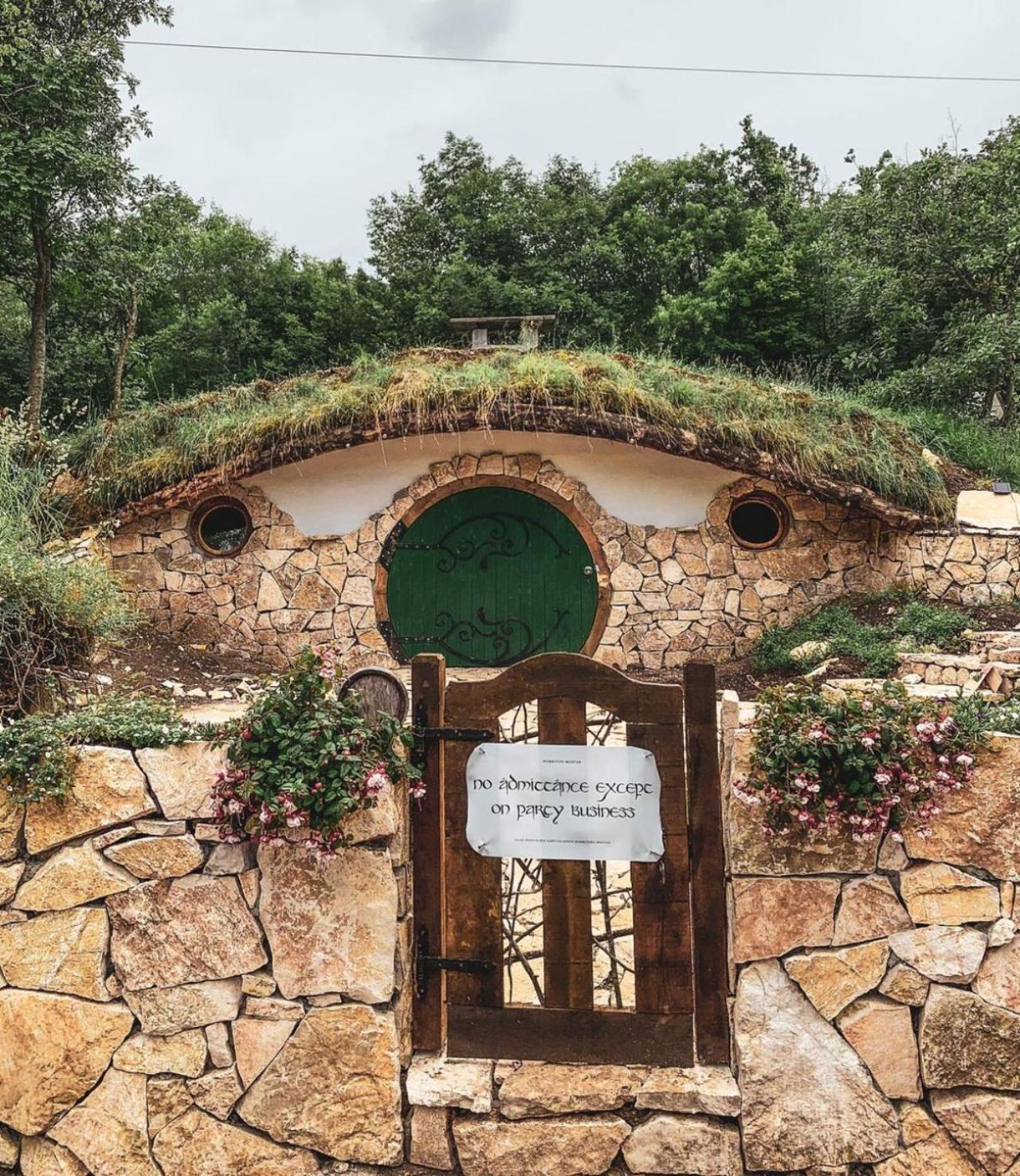 Mobbiton Mostar - Magical Underground Retreat