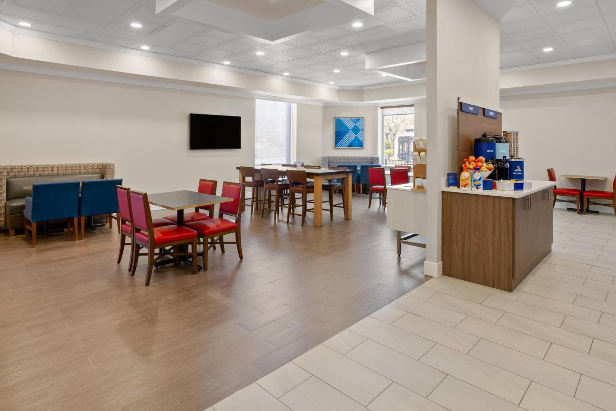 Holiday Inn Express Stony Brook-Long Island, an IHG Hotel - Property Image 25